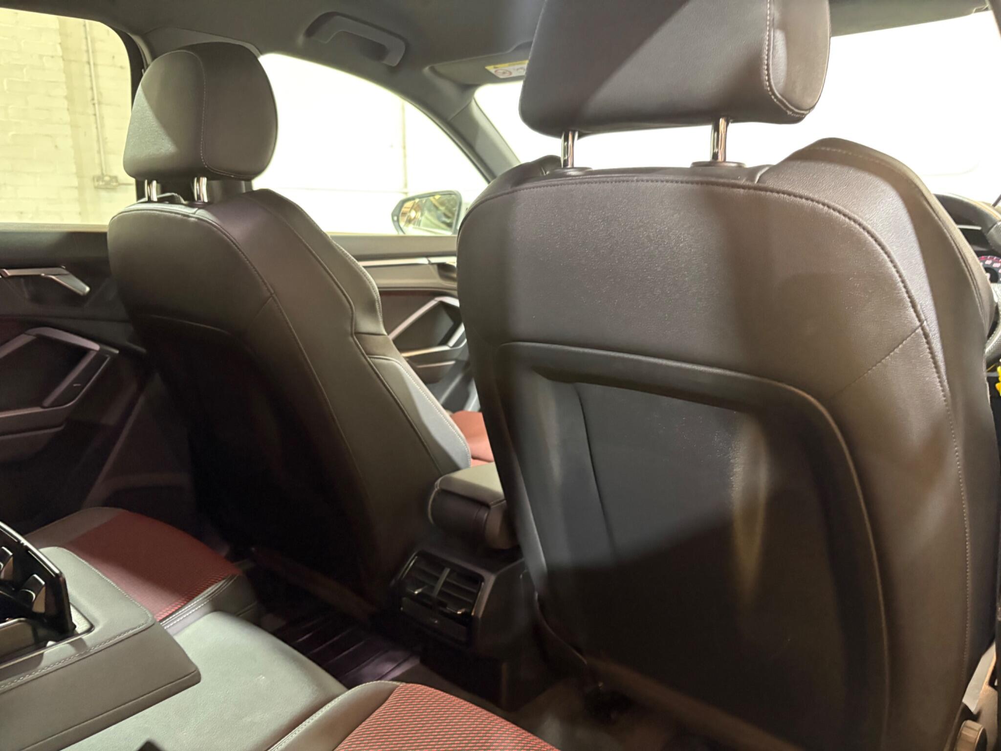 Audi Q3 view 24