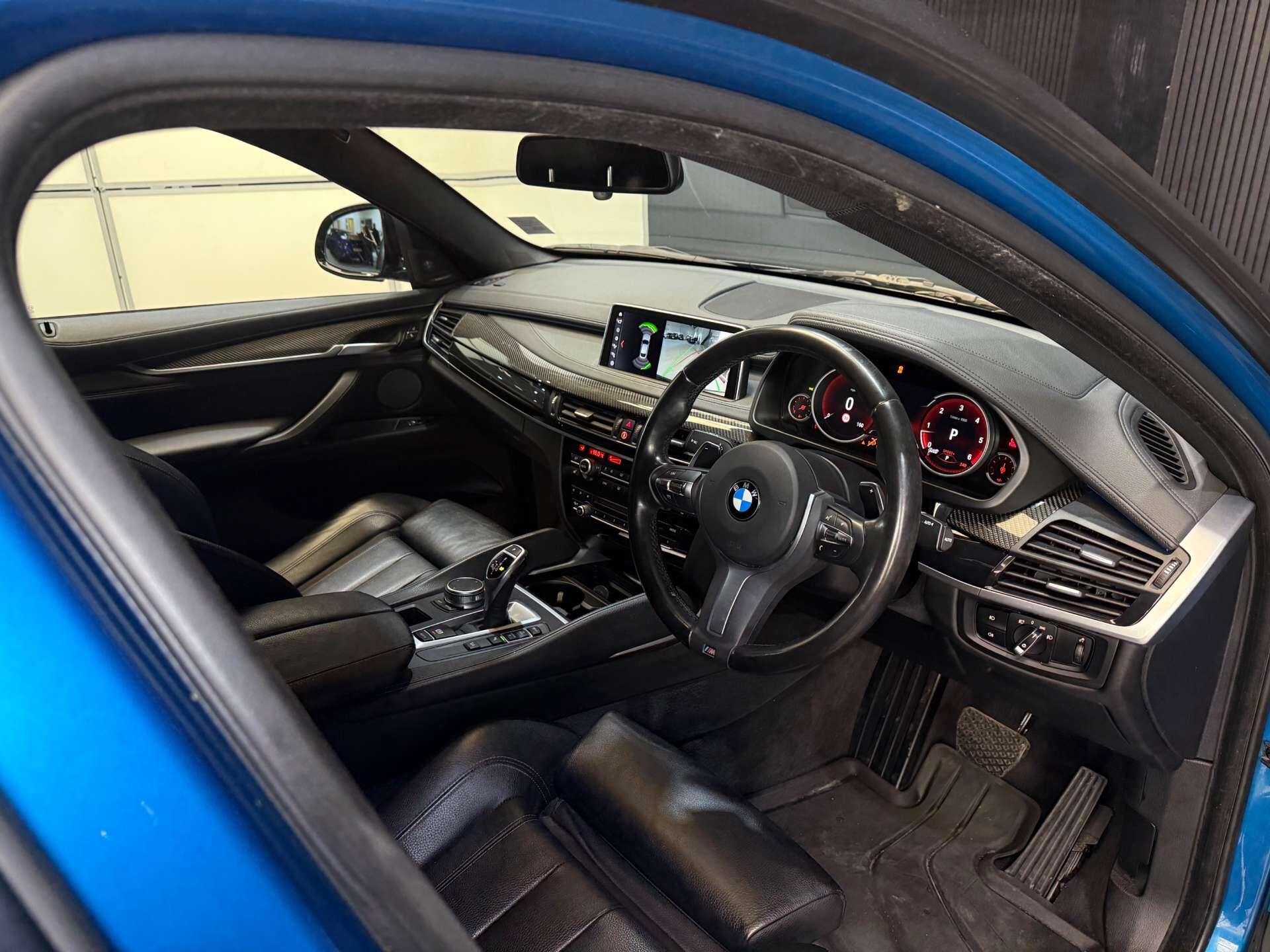 BMW X6 view 16