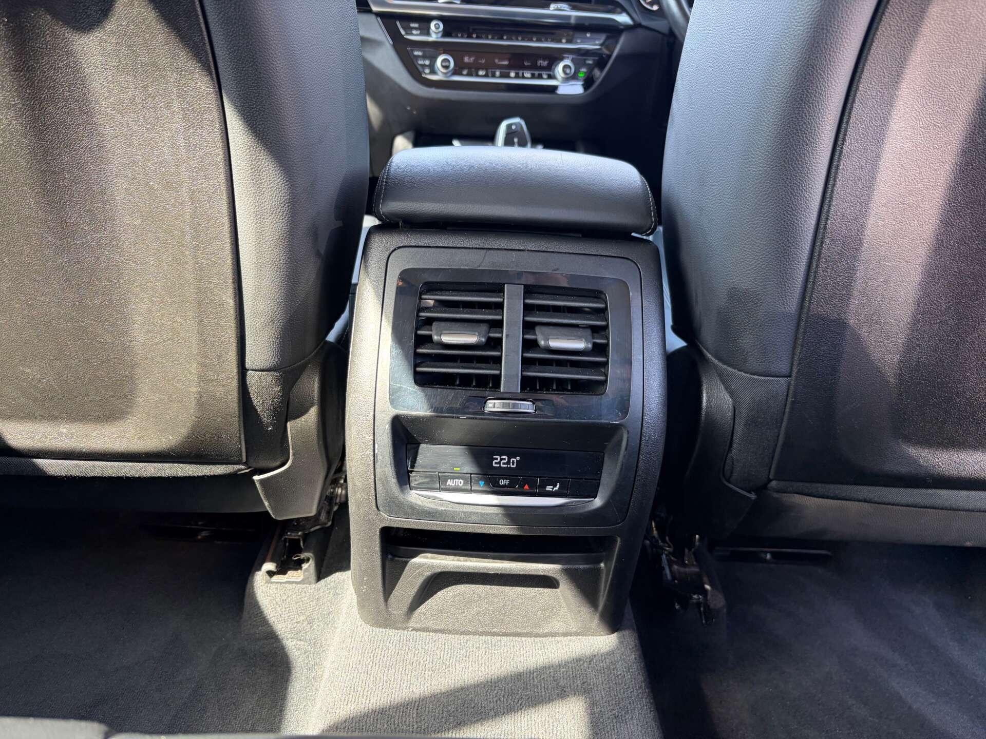 BMW X3 view 34