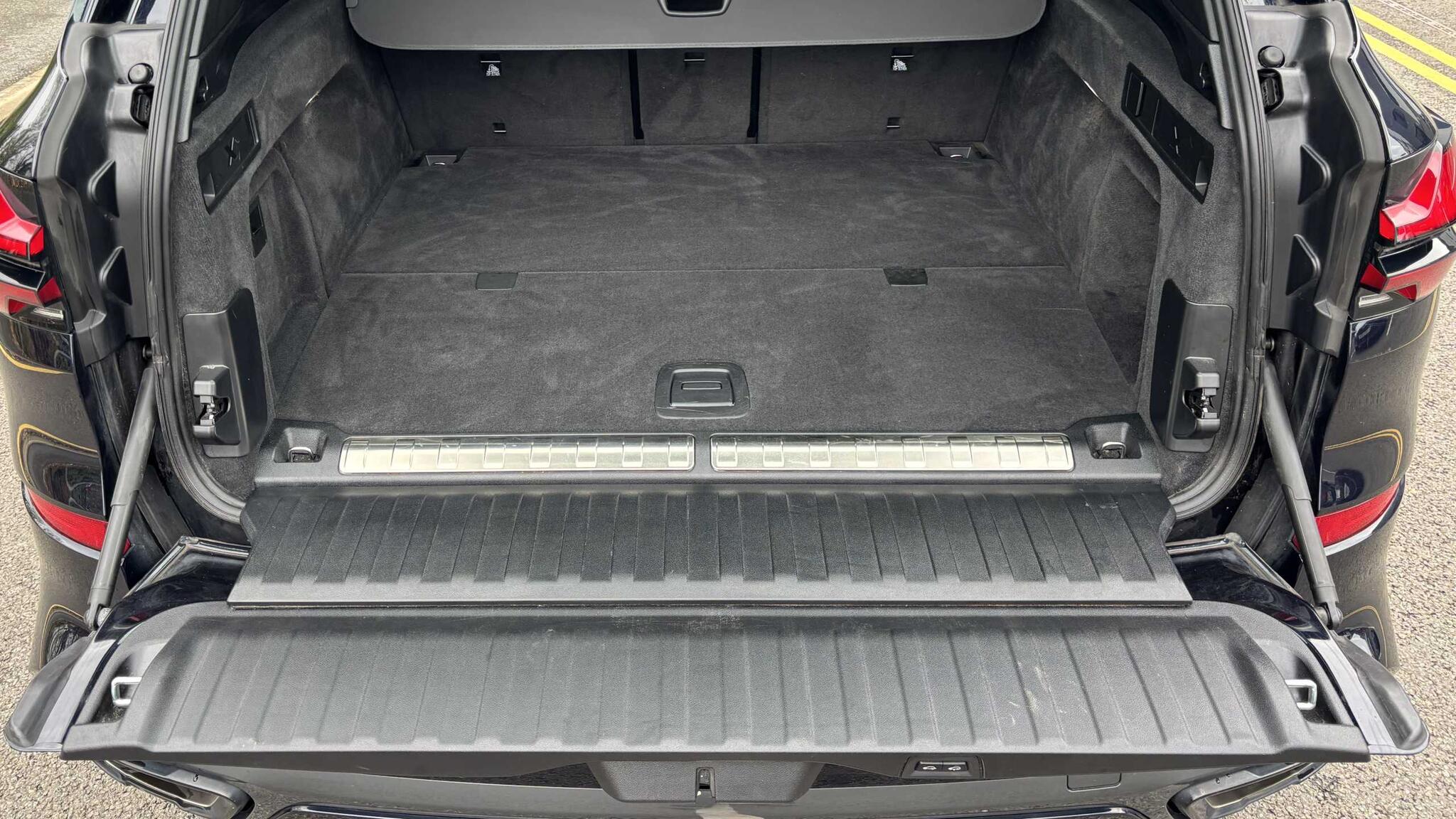 BMW X5 view 18