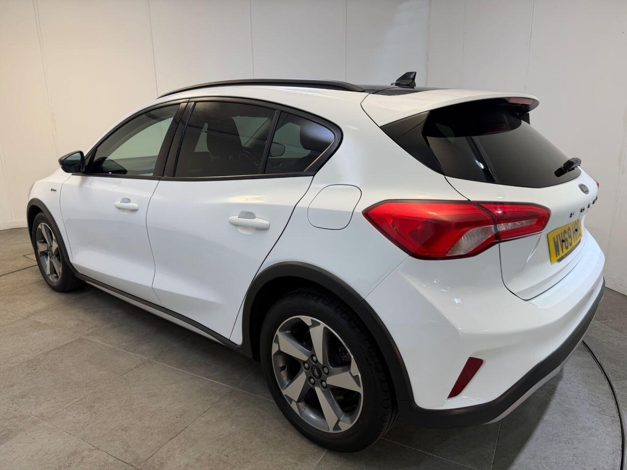 Ford Focus view 44