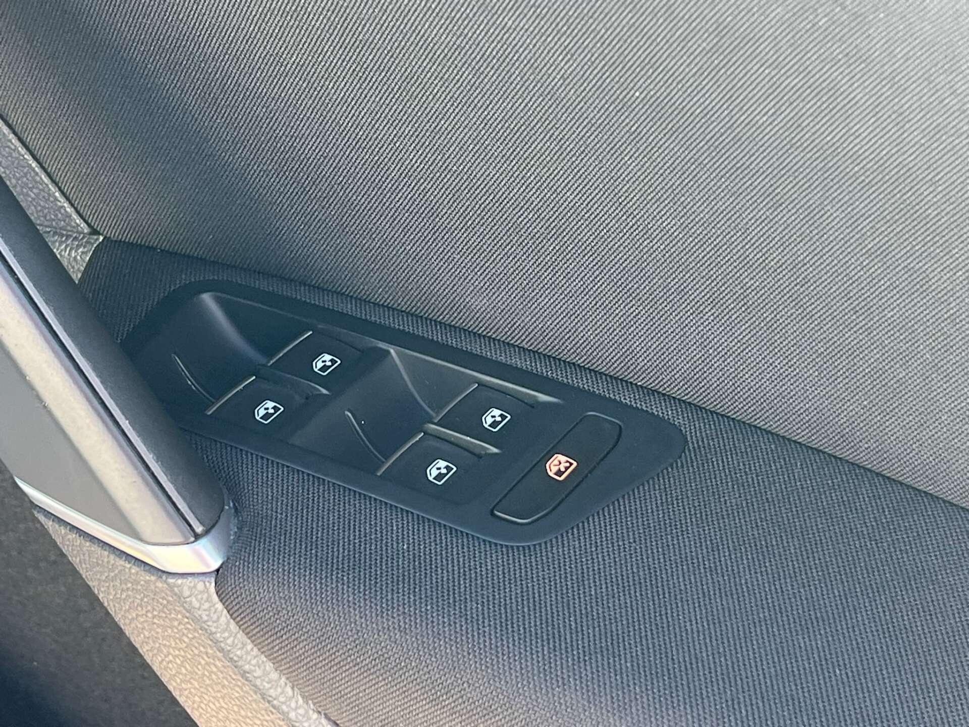 Volkswagen Golf view 44