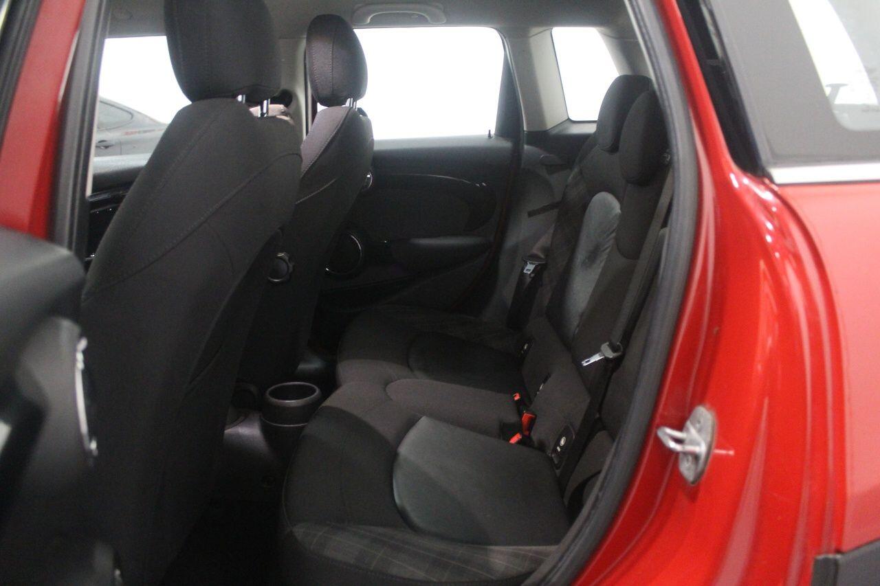 Mini Hatch view 51