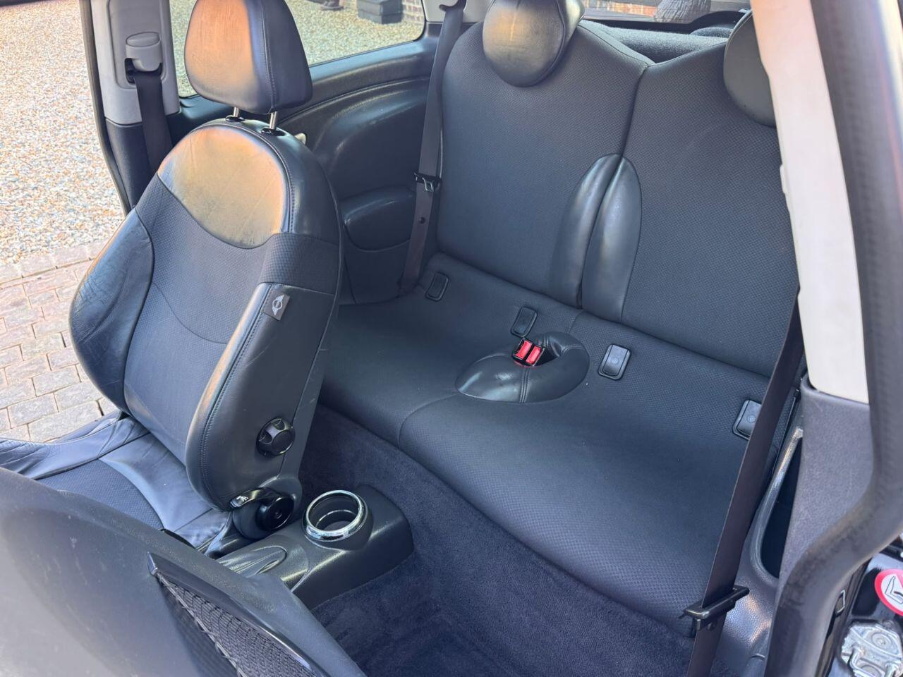 Mini Hatch view 13