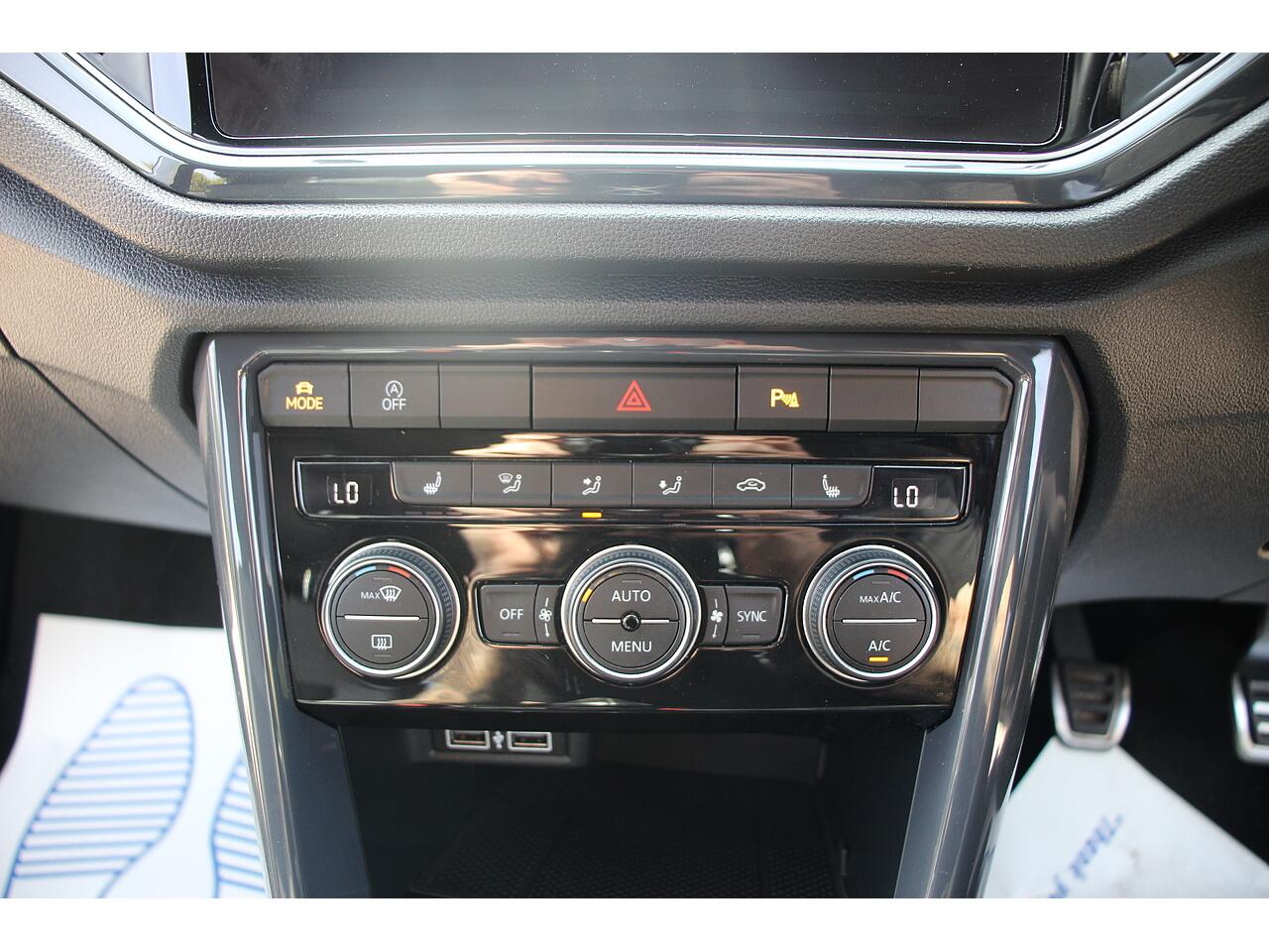 Volkswagen T-Roc view 27