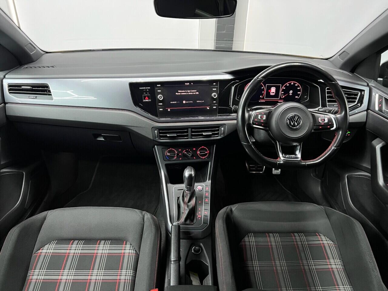 Volkswagen Polo view 2
