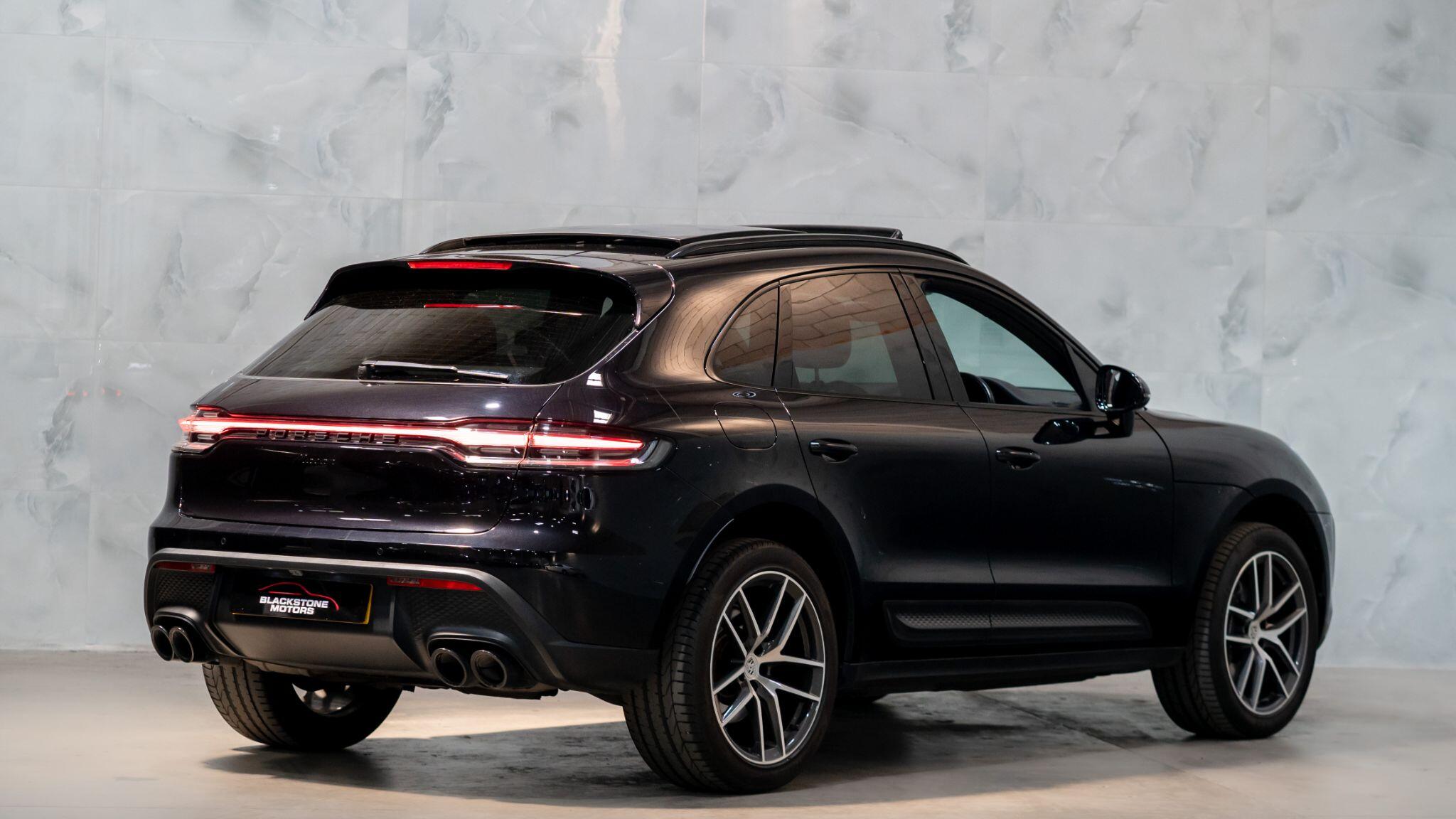 Porsche Macan view 7