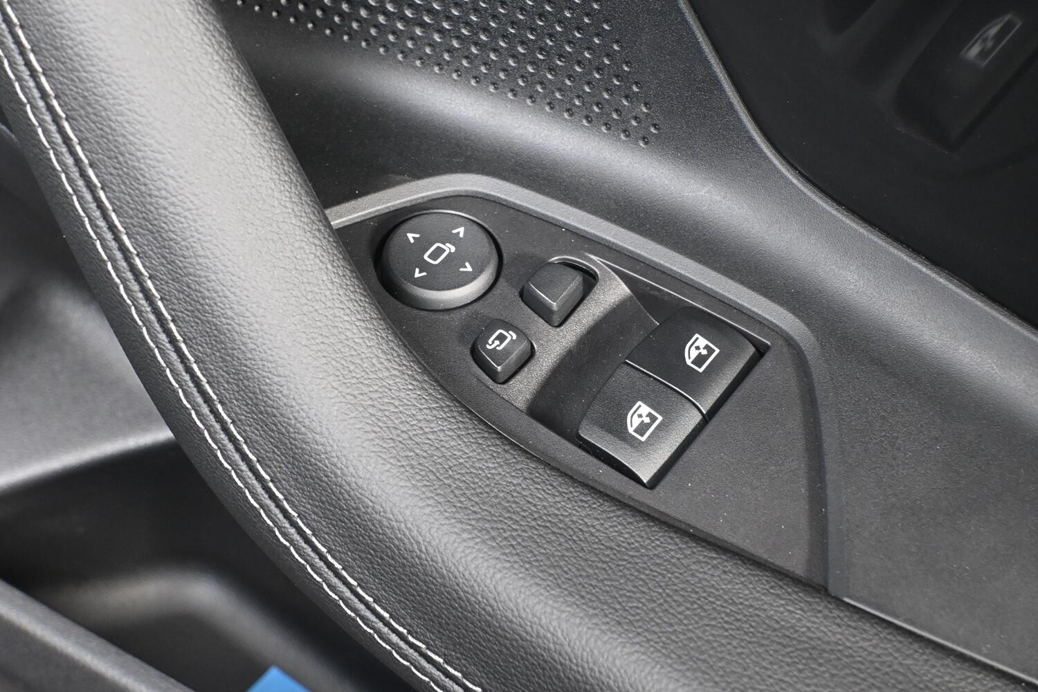 BMW 2 Series view 28