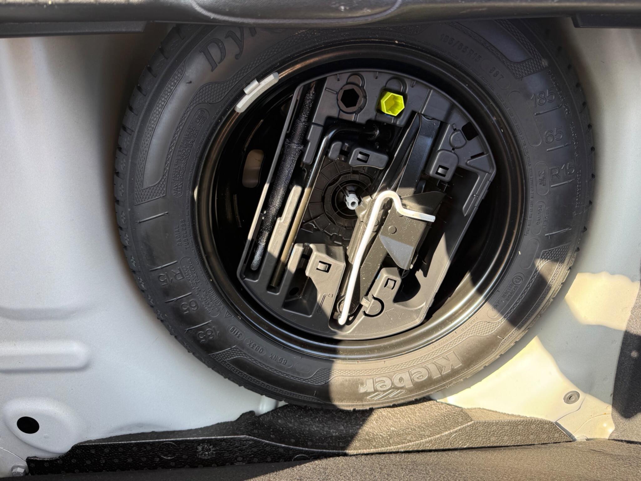 Peugeot 208 view 26