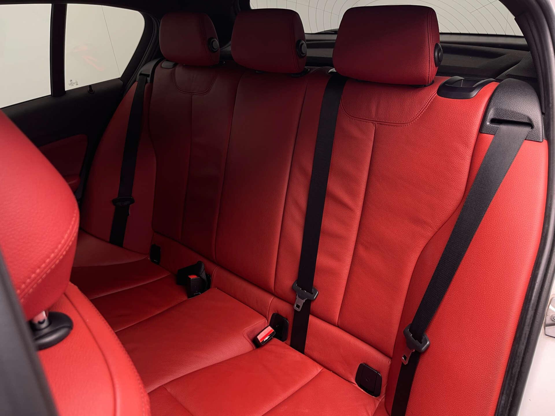 BMW 1 Series view 37