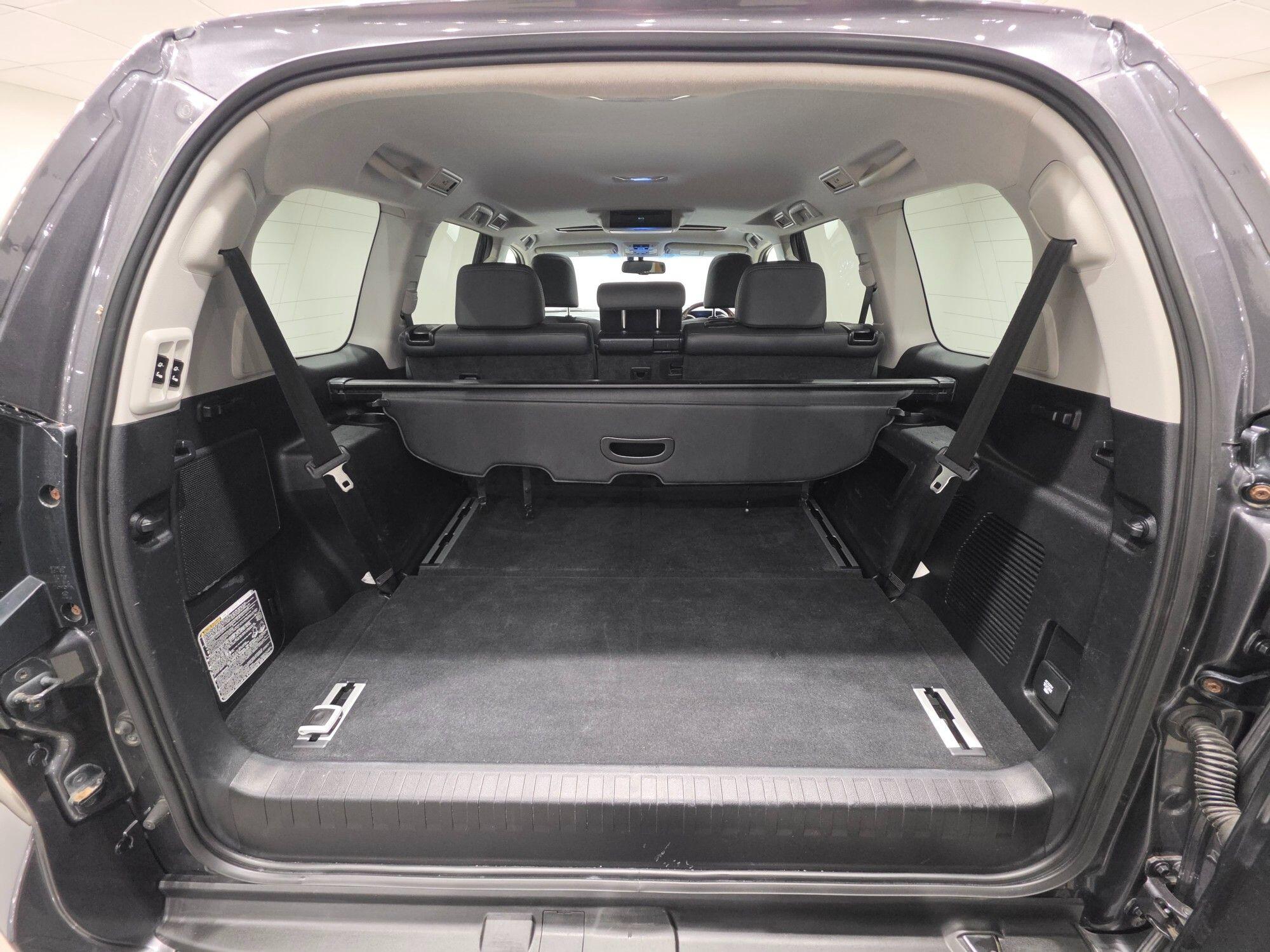 Toyota Land Cruiser view 49