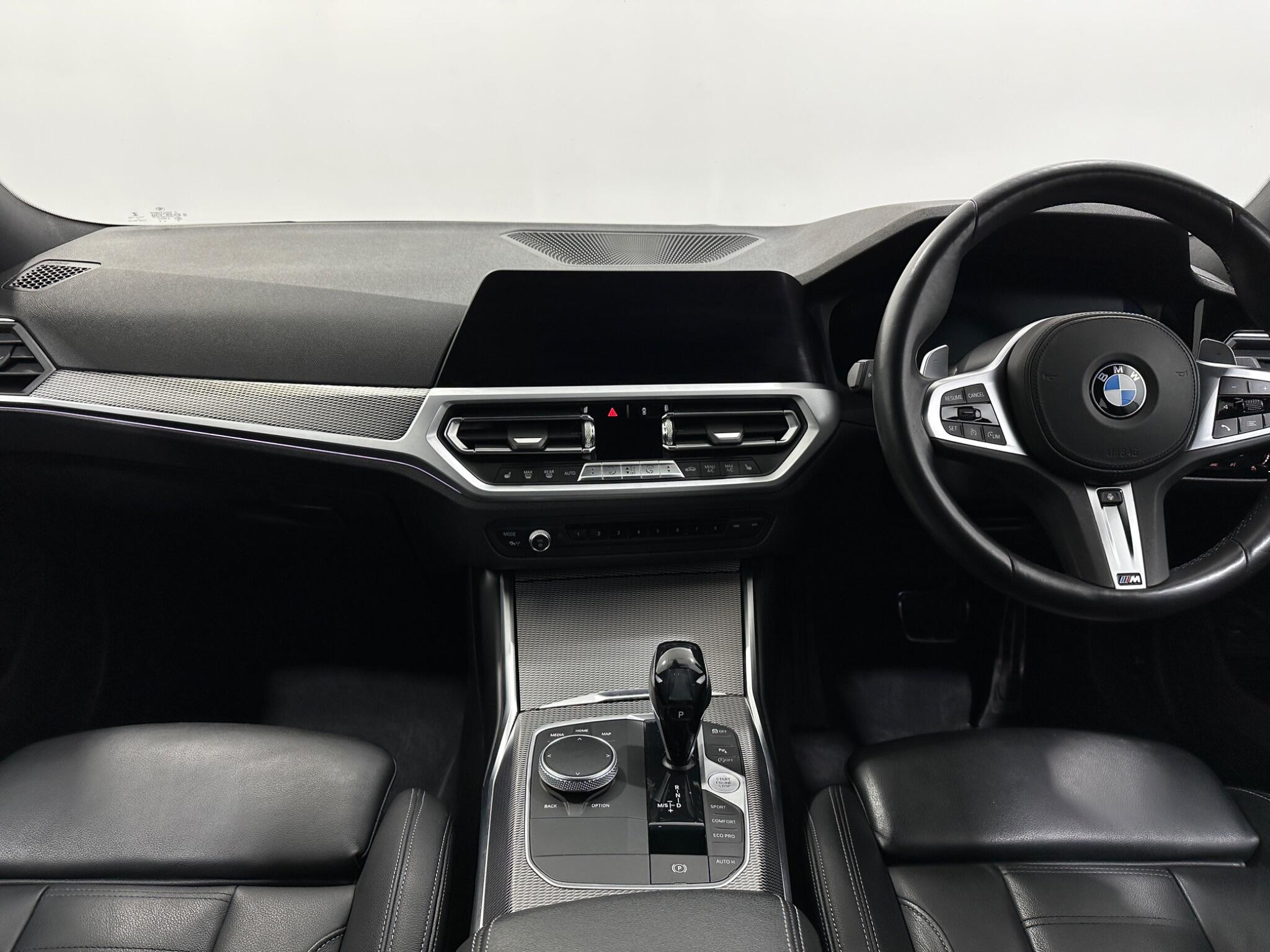 BMW 3 Series view 20