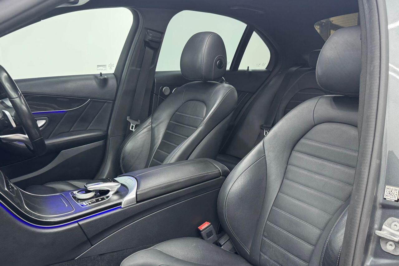 Mercedes-Benz C-Class view 48