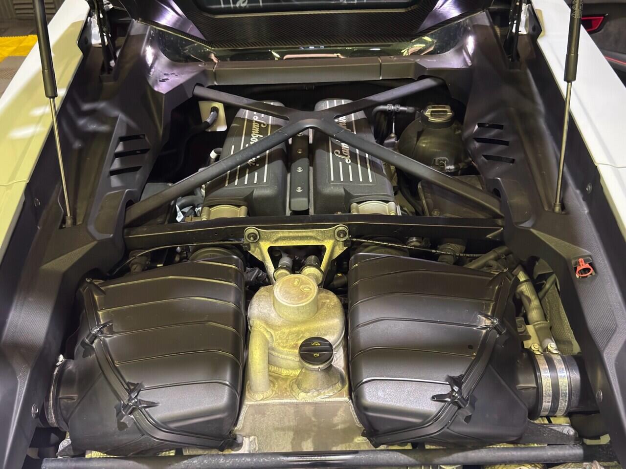 Lamborghini Huracan view 30