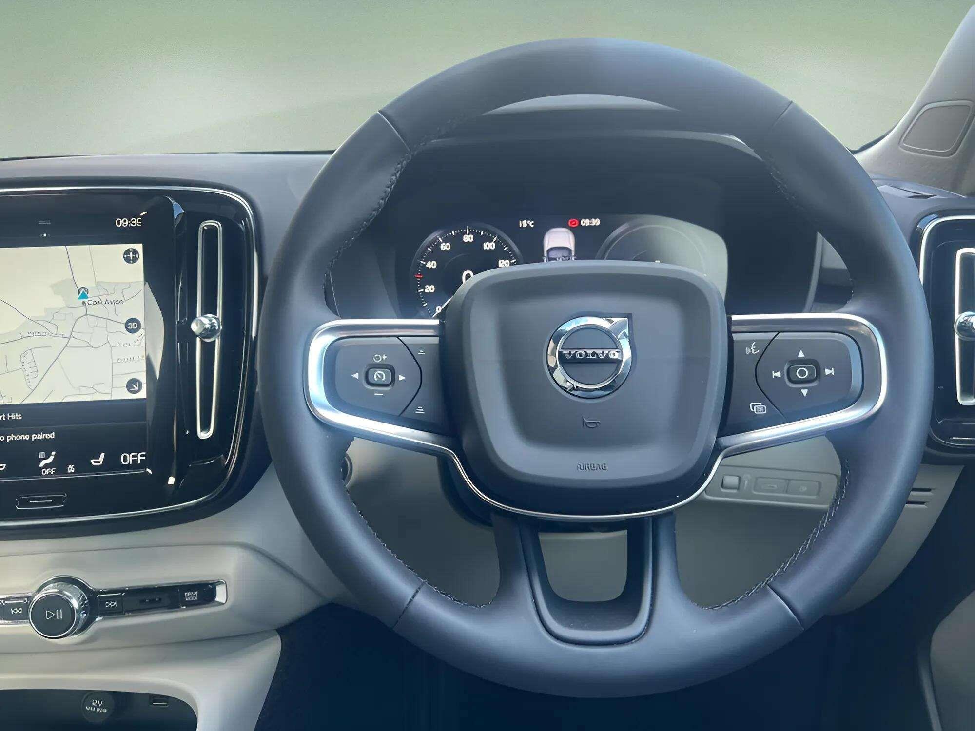 Volvo XC40 view 13