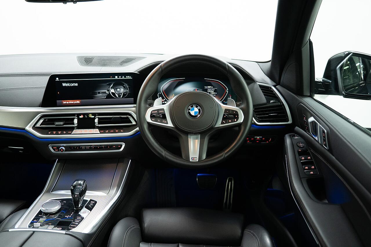 BMW X5 view 8
