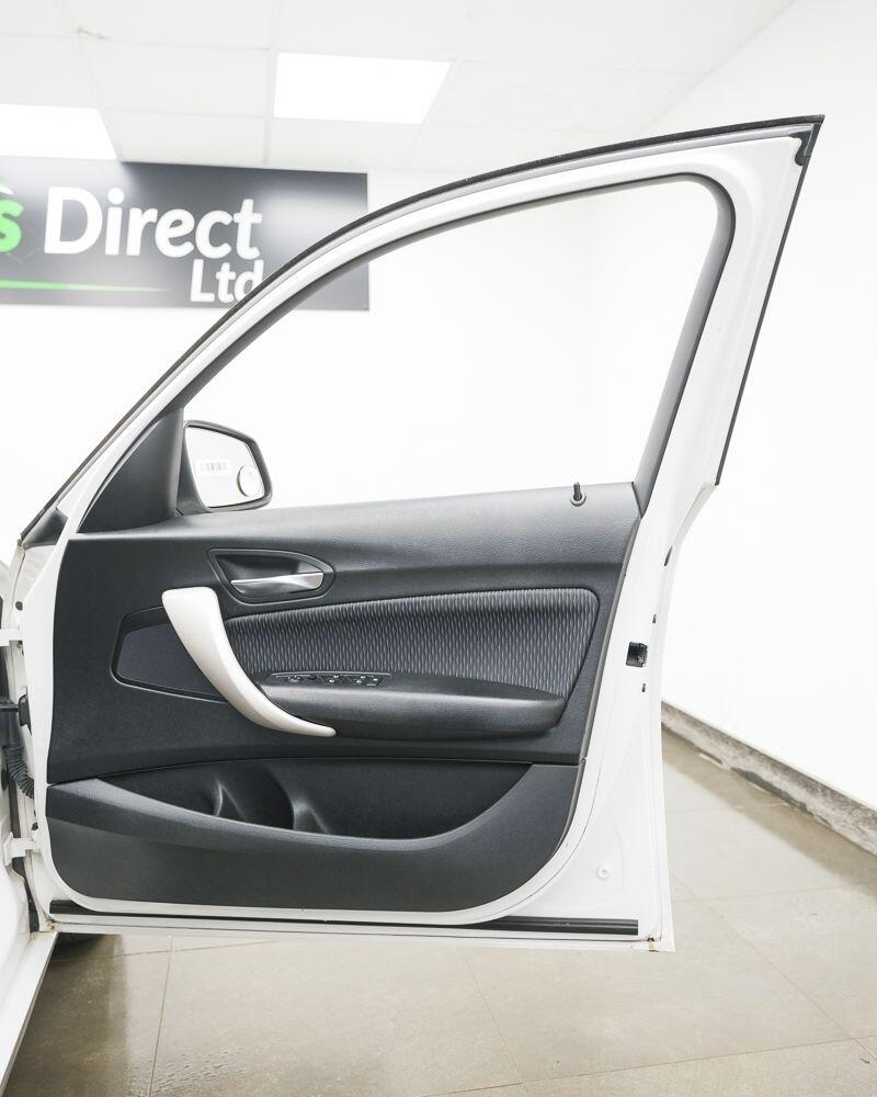 BMW 1 Series view 13