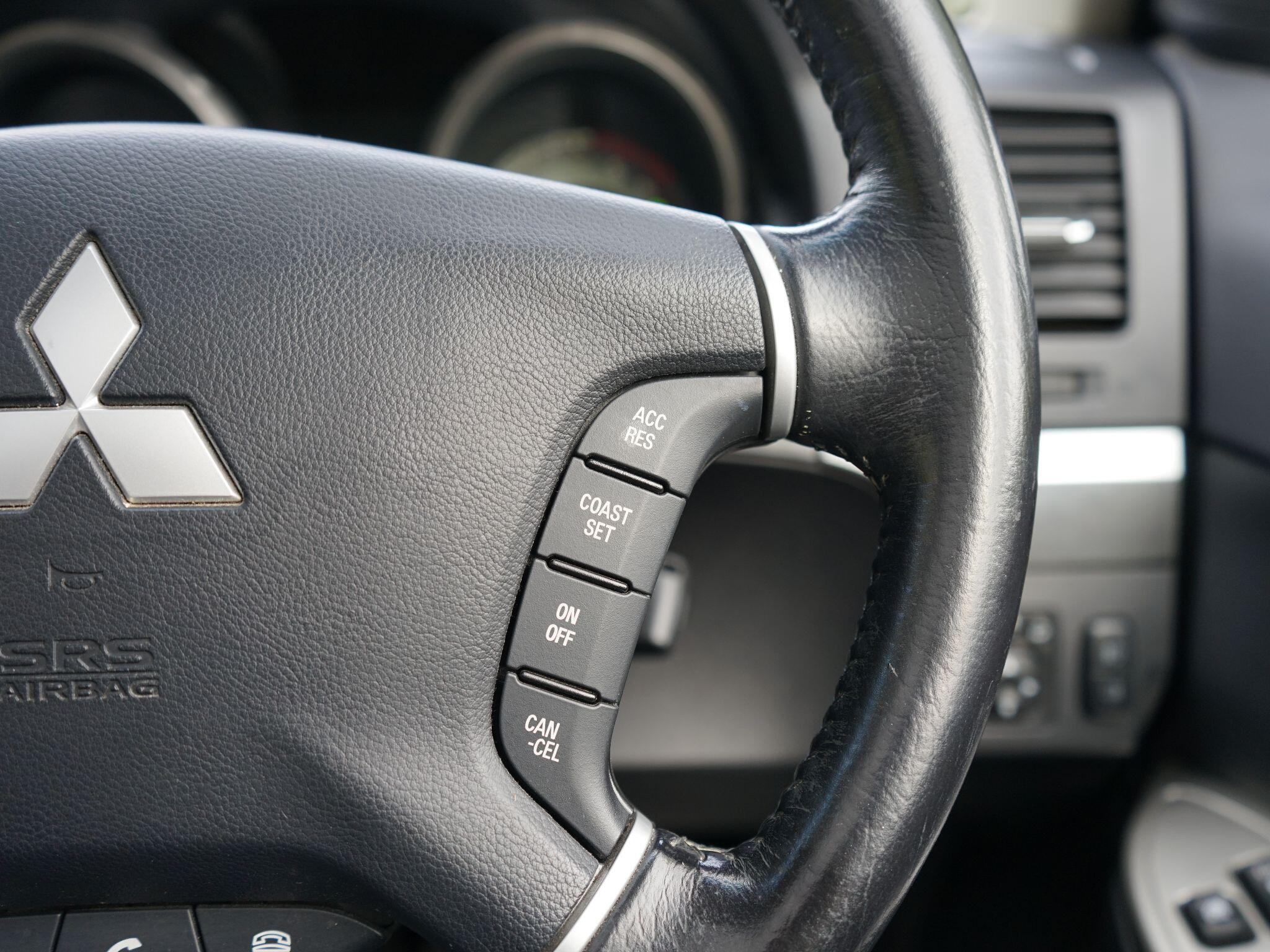 Mitsubishi Shogun view 32