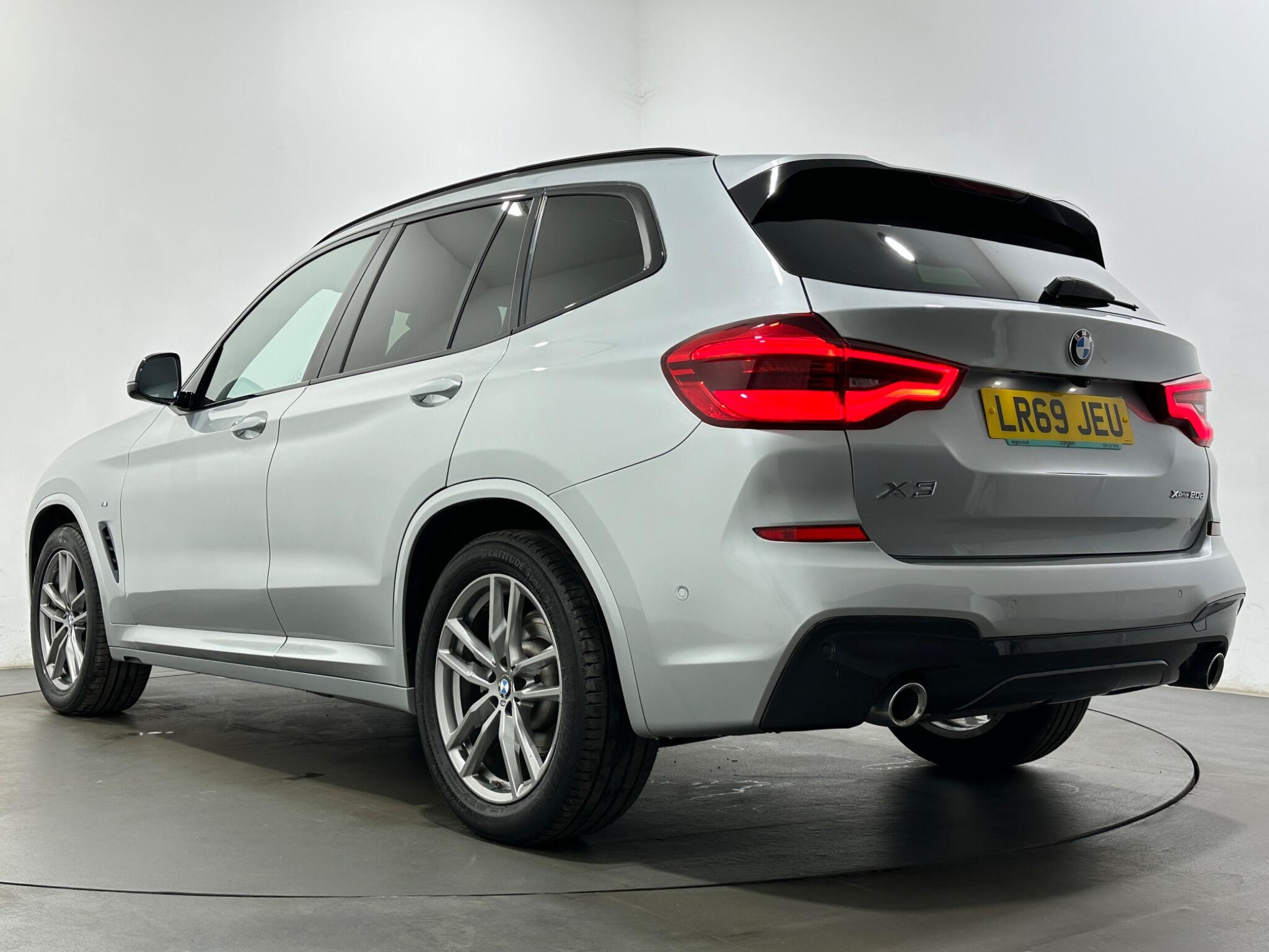 BMW X3 view 48