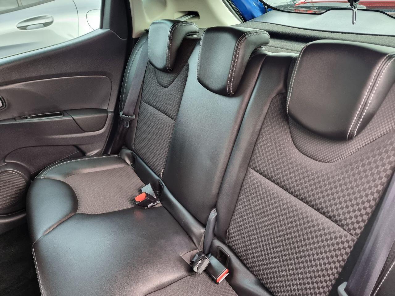 Renault Clio view 19