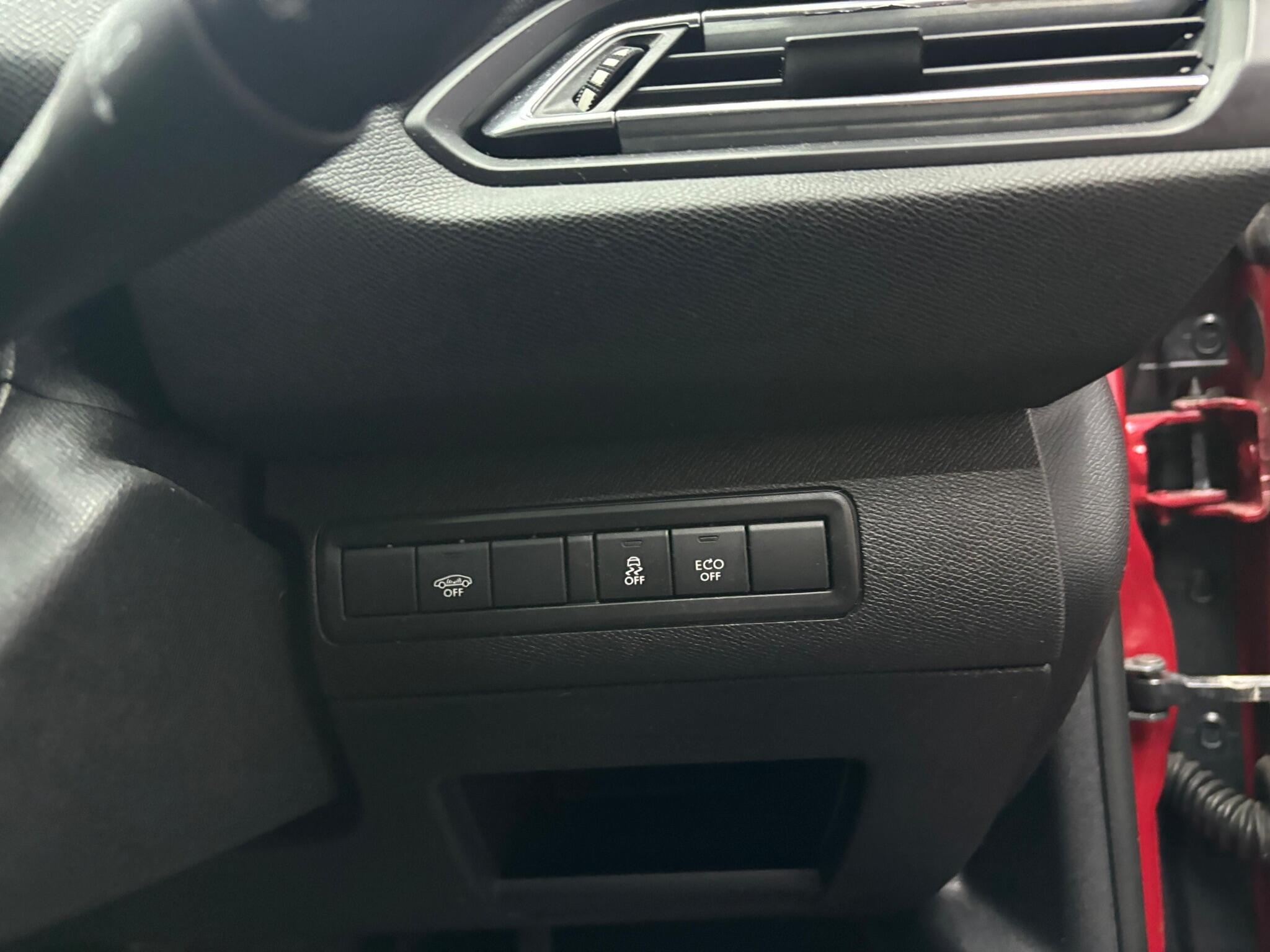 Peugeot 308 view 11