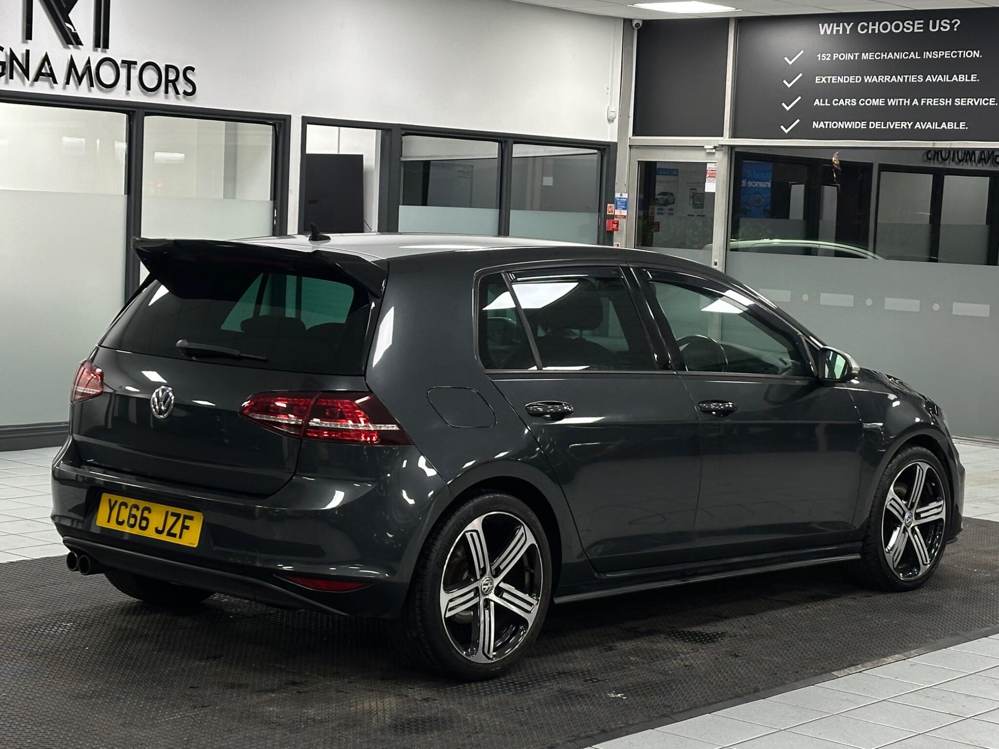 Volkswagen Golf view 12