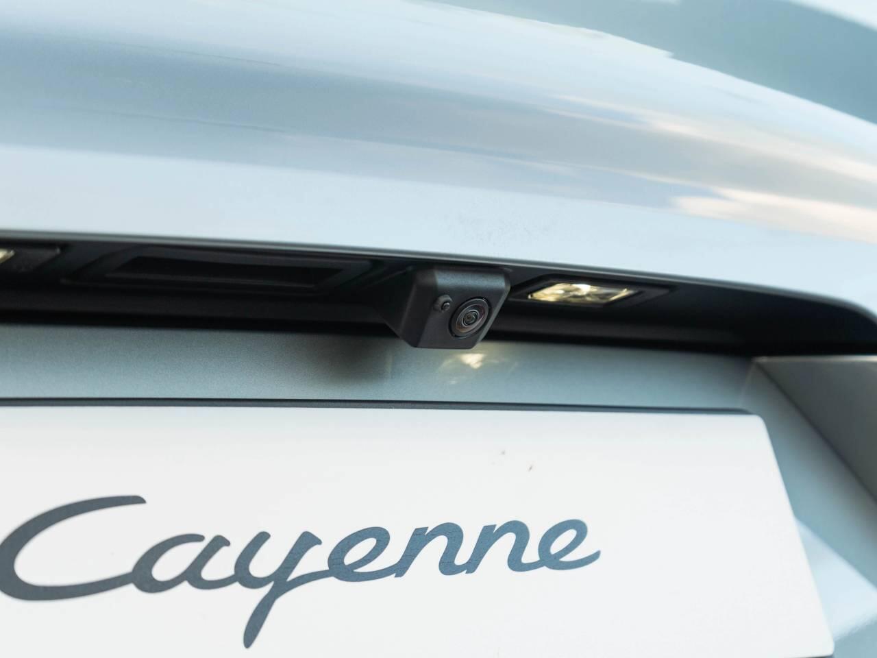 Porsche Cayenne view 10