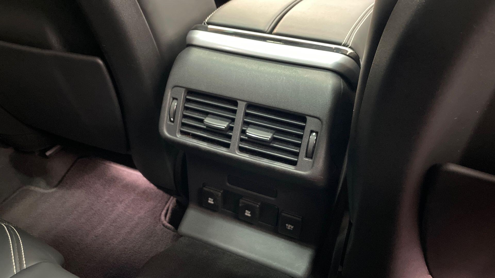 Land Rover Range Rover Velar view 18