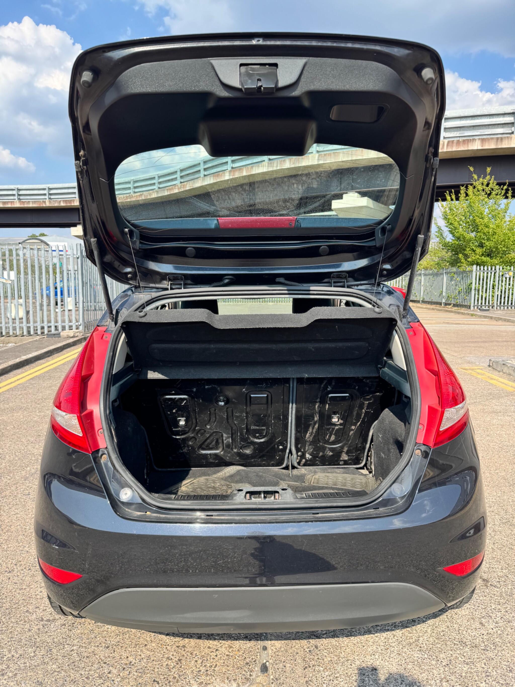 Ford Fiesta view 44