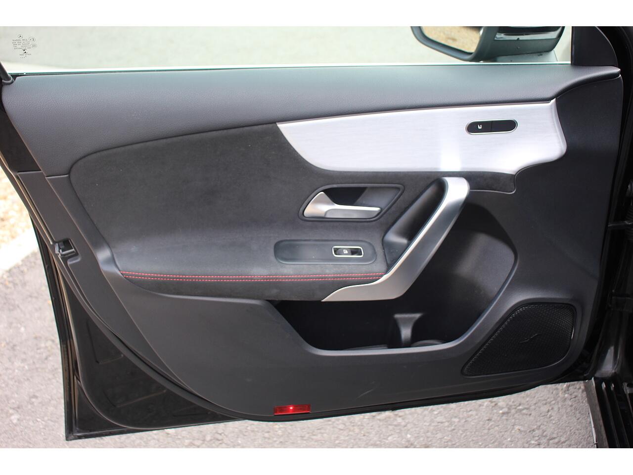 Mercedes-Benz A Class view 32