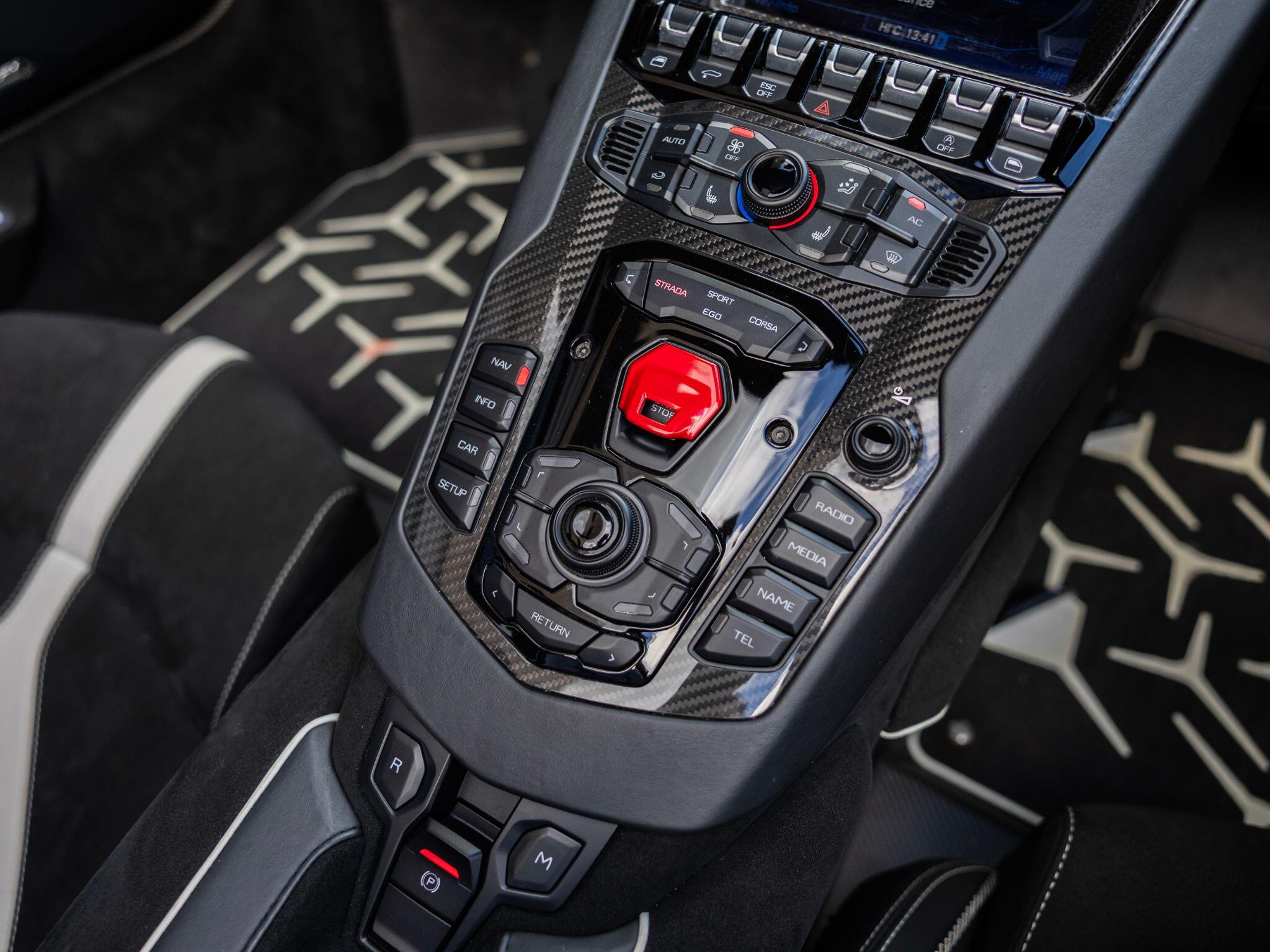 Lamborghini Aventador view 42