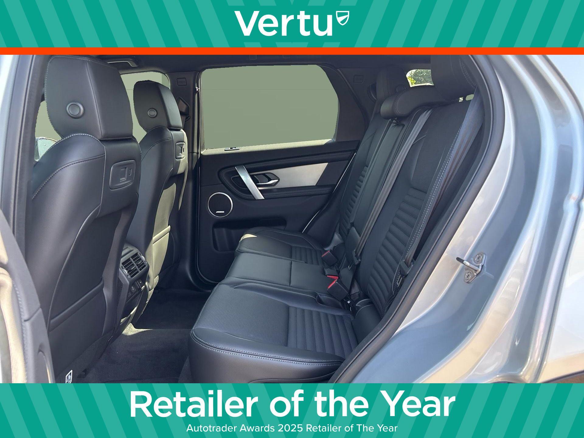Land Rover Discovery Sport view 4