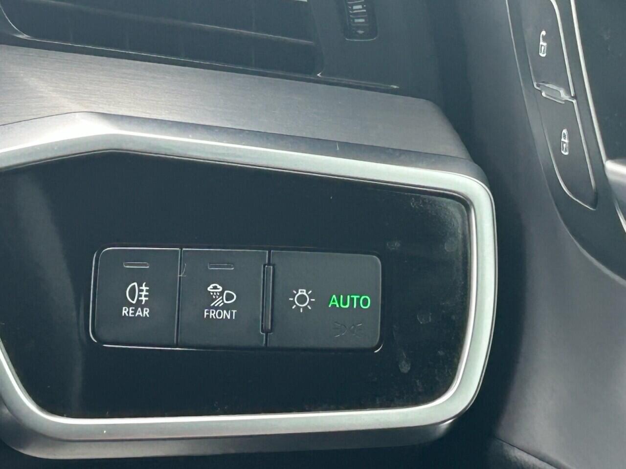 Audi A6 view 28