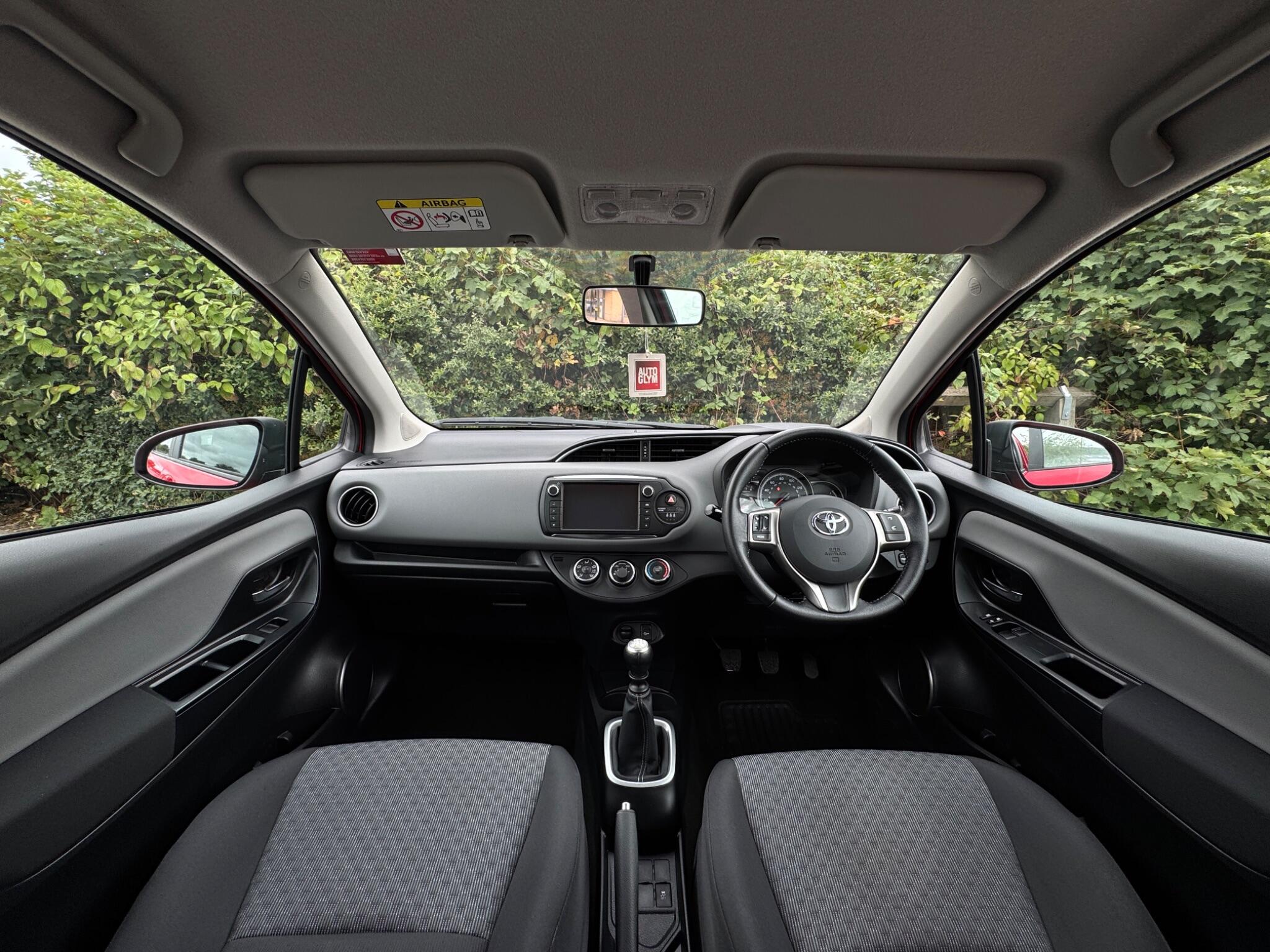Toyota Yaris view 14