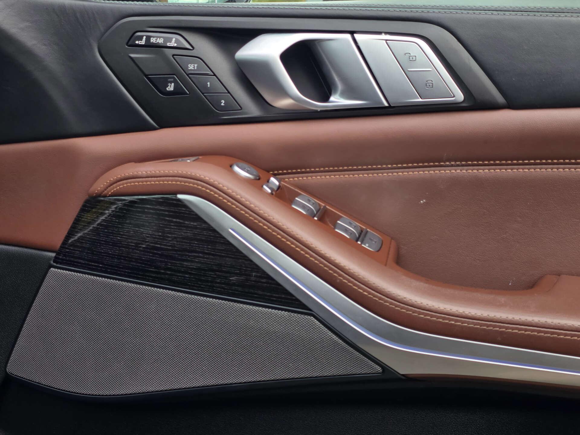 BMW X7 view 56