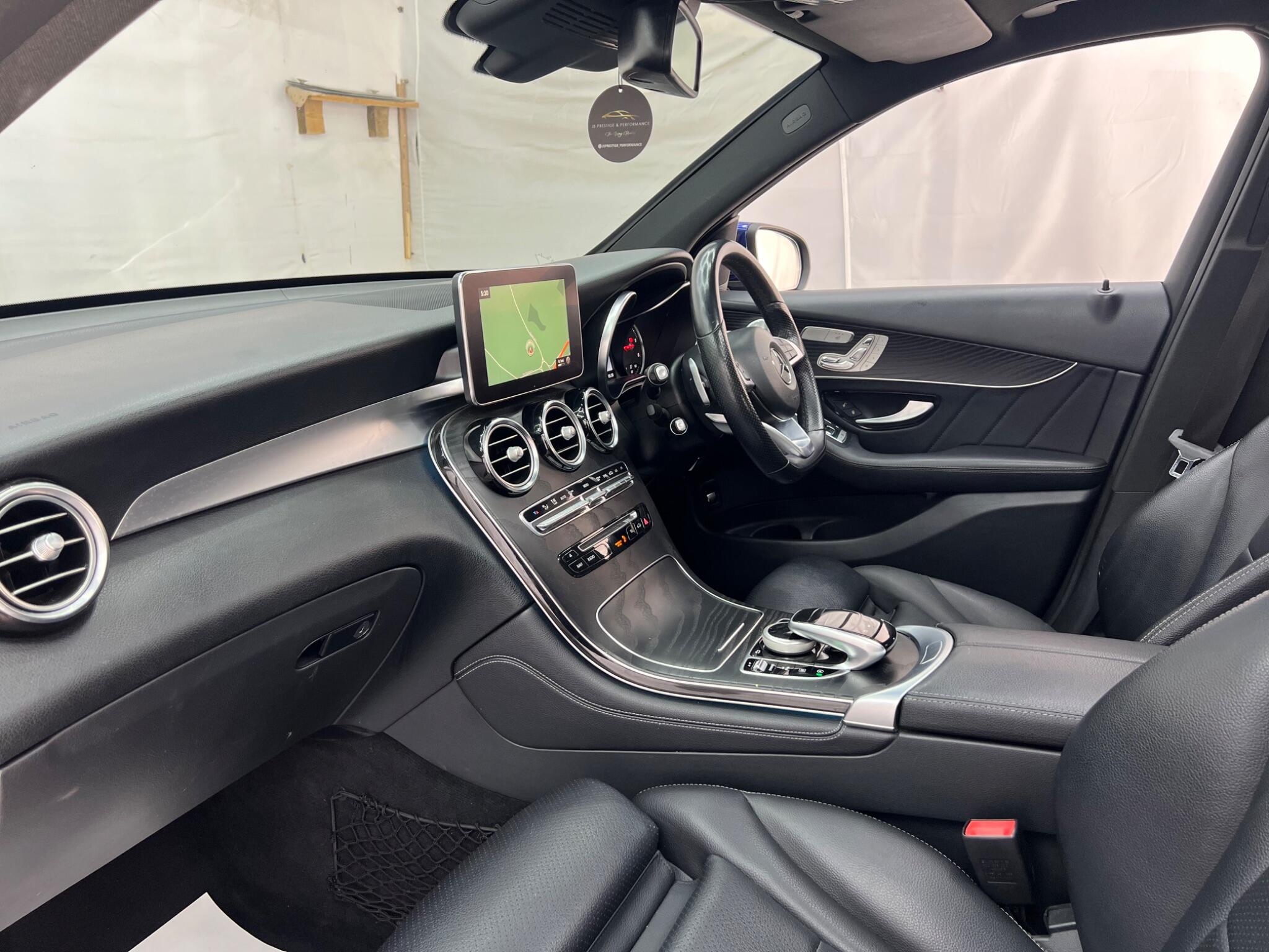 Mercedes-Benz GLC view 29