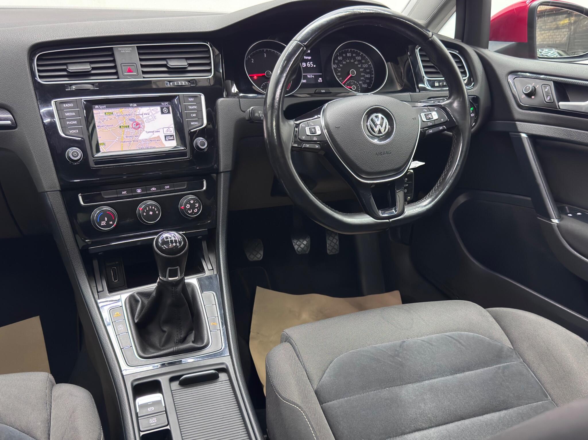 Volkswagen Golf view 25