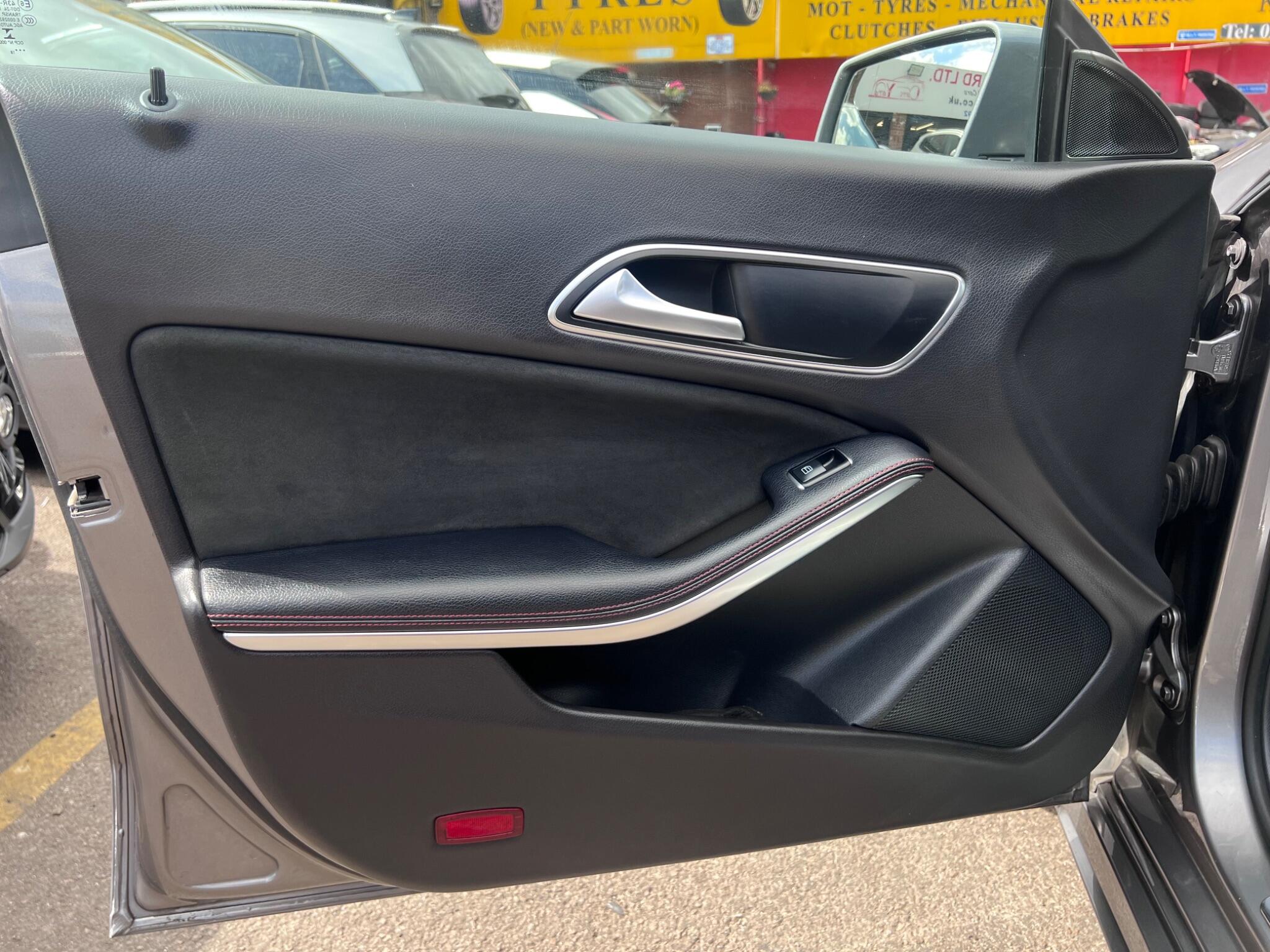 Mercedes-Benz Cla view 35