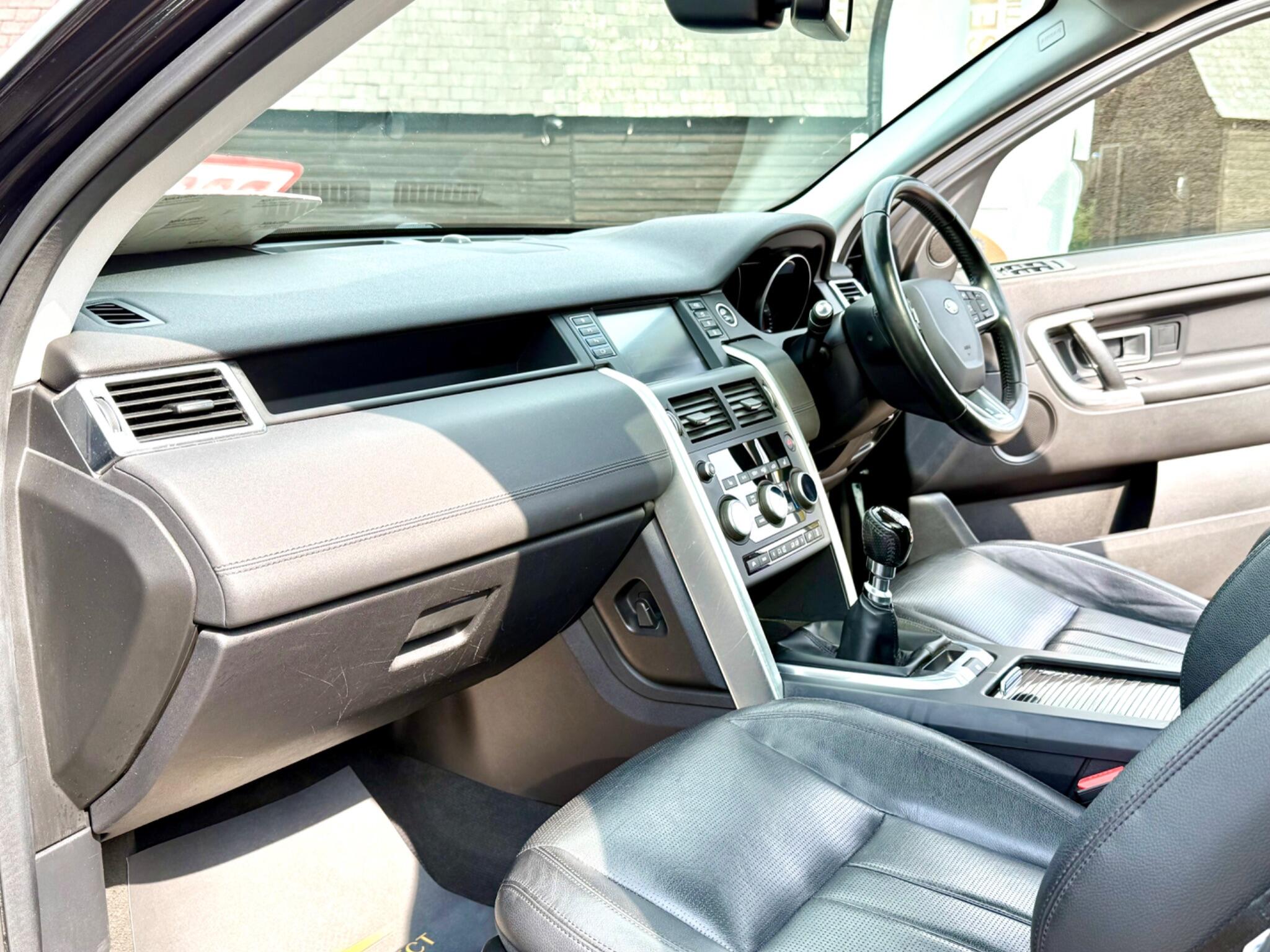 2016 Land Rover Discovery Sport 2.0 TD4 HSE 4WD Euro 6 (s/s) 5dr (5 Seat) • 91,500 miles image 24