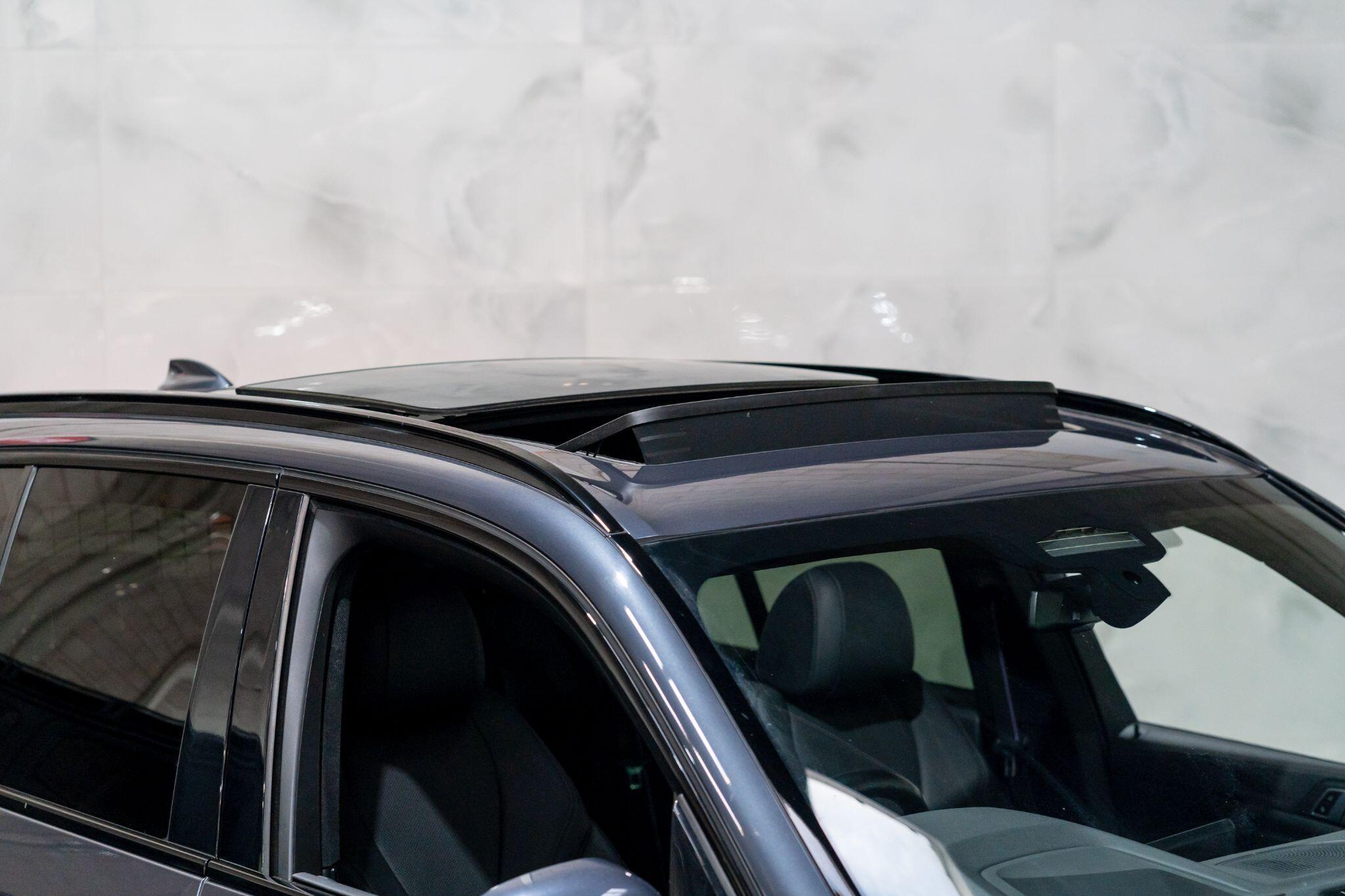 BMW X5 view 2