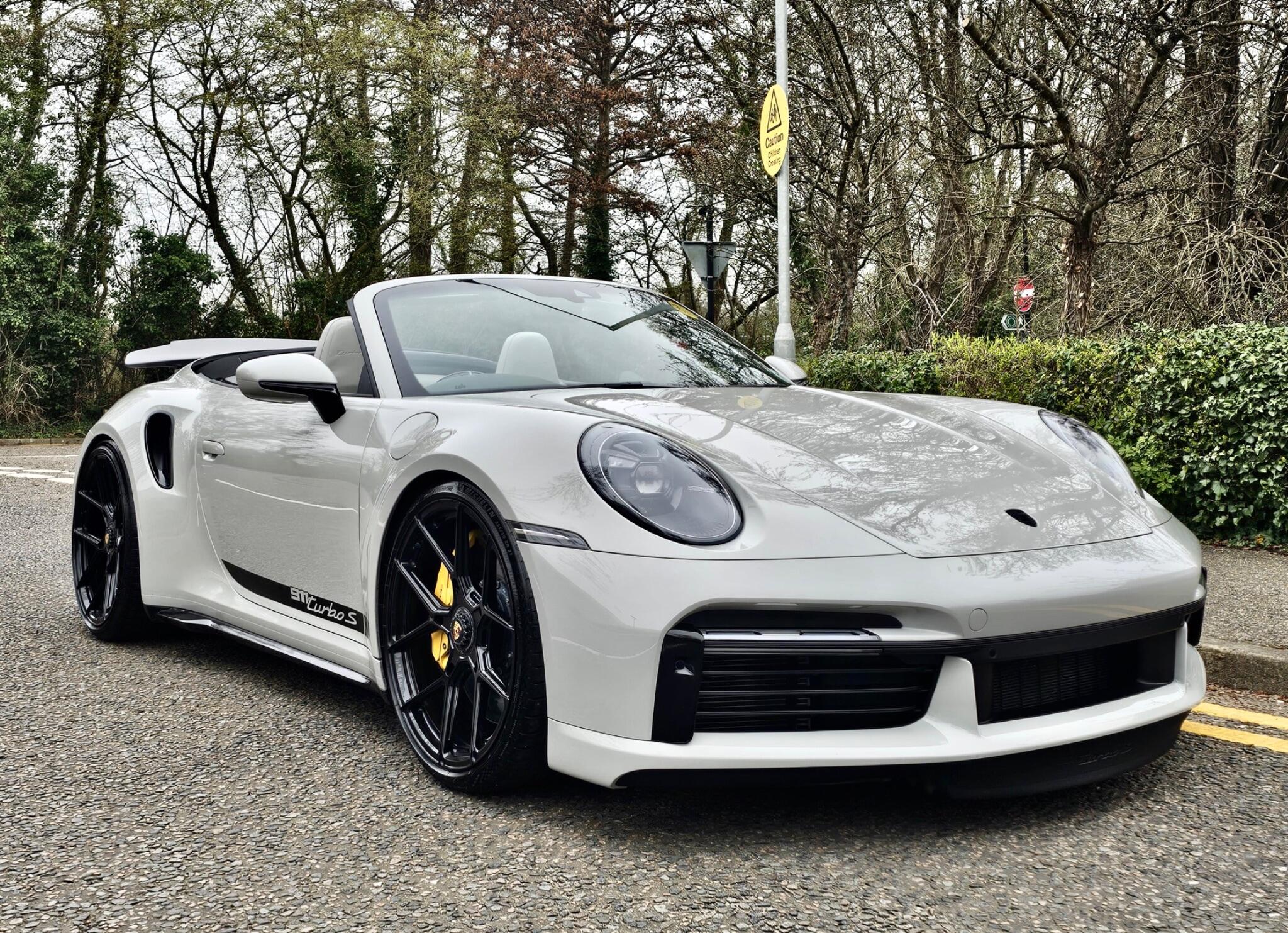 Porsche 911 view 26