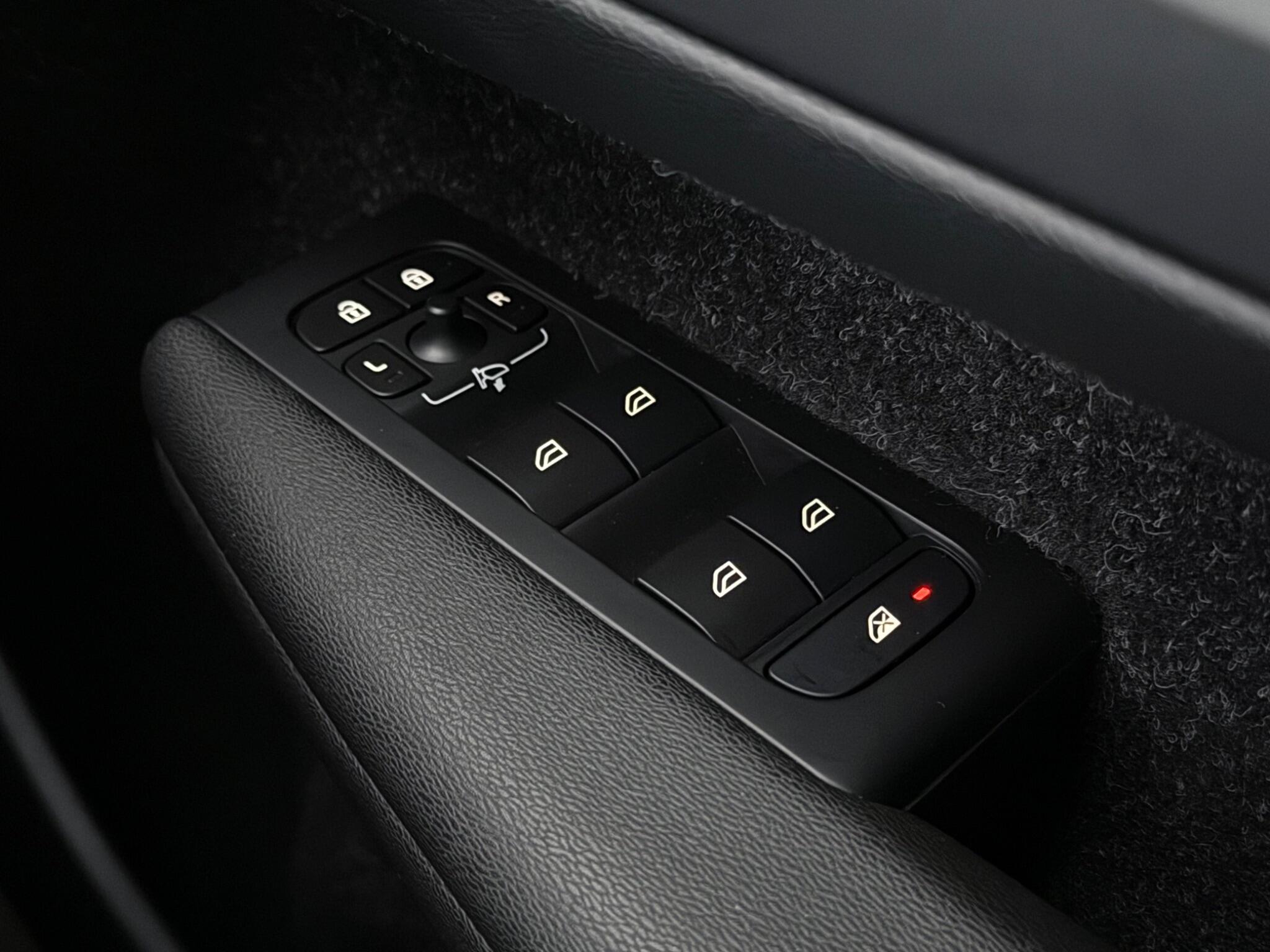 Volvo XC40 view 21