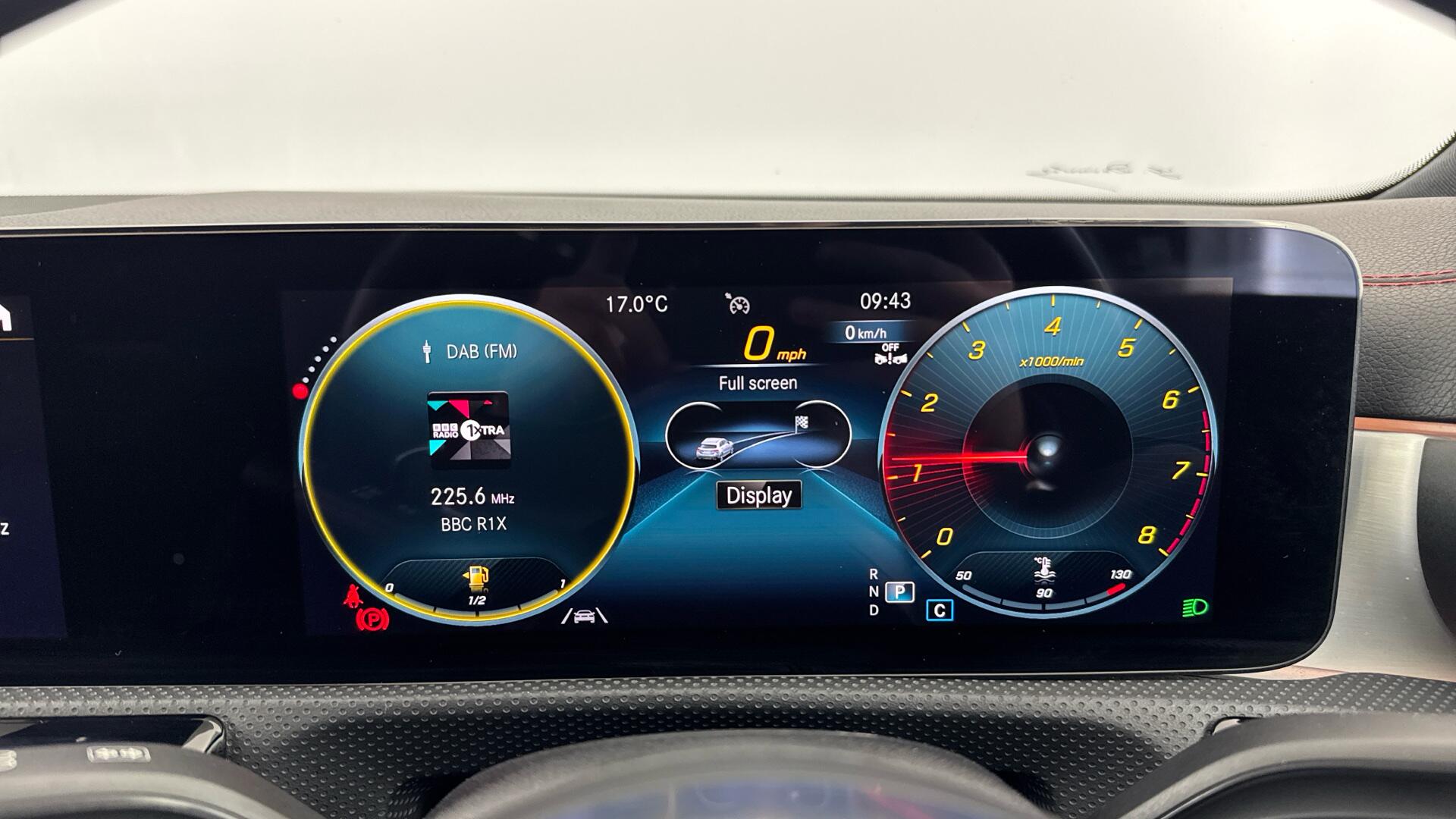 Mercedes-Benz Cla view 13