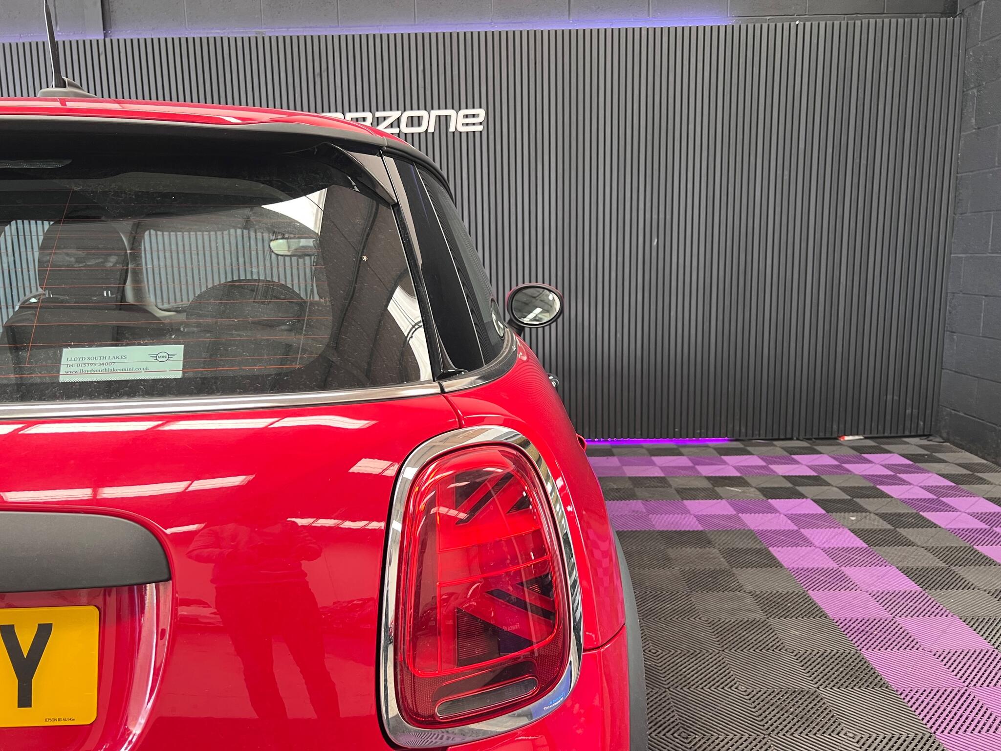 Mini Hatch view 37