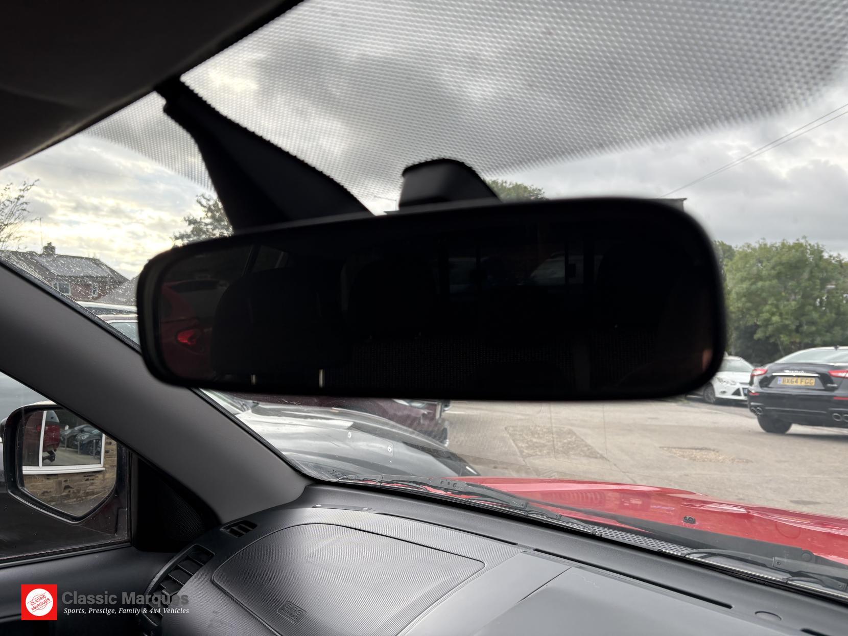 Mitsubishi L200 view 40