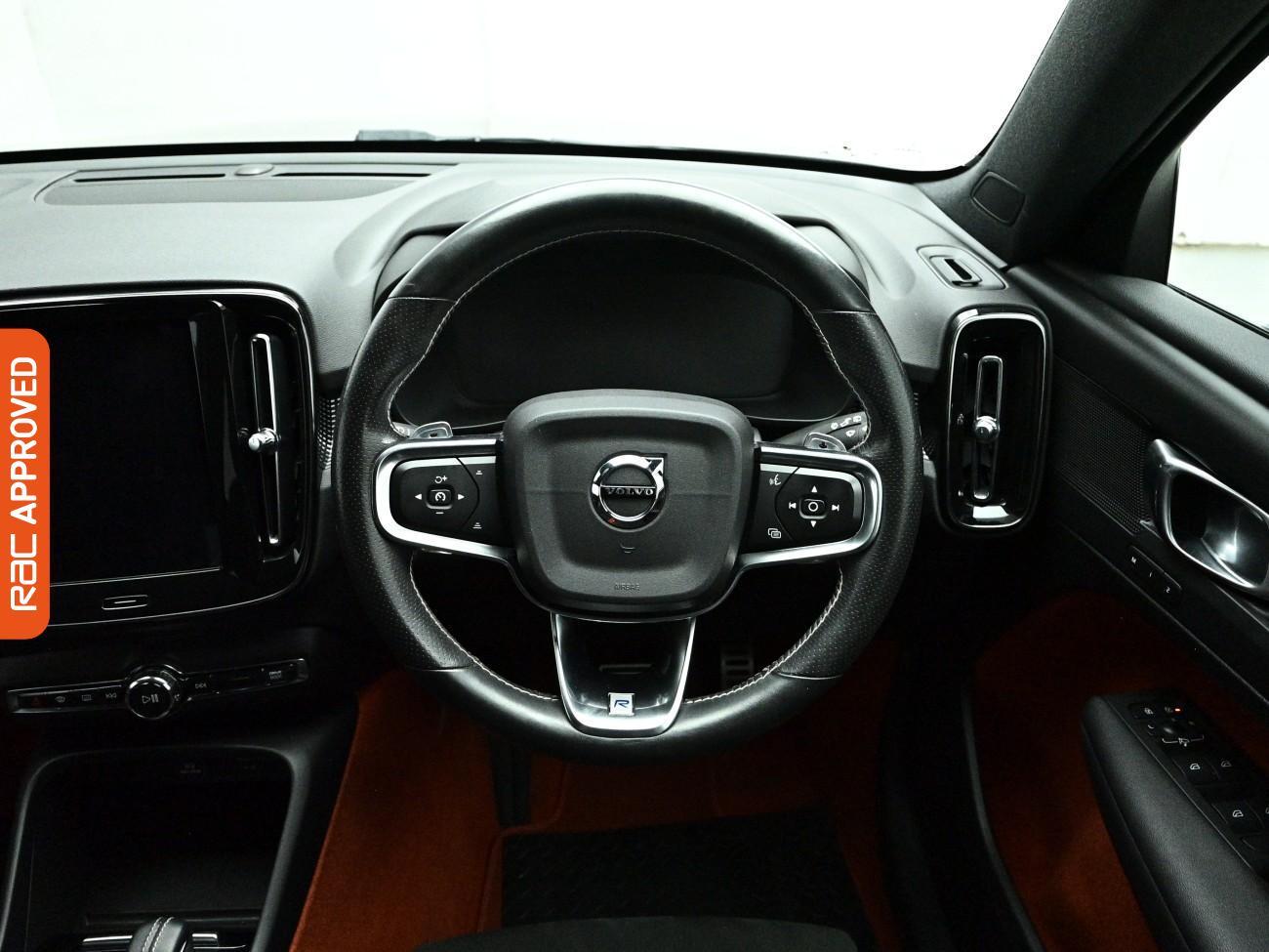 Volvo XC40 view 9