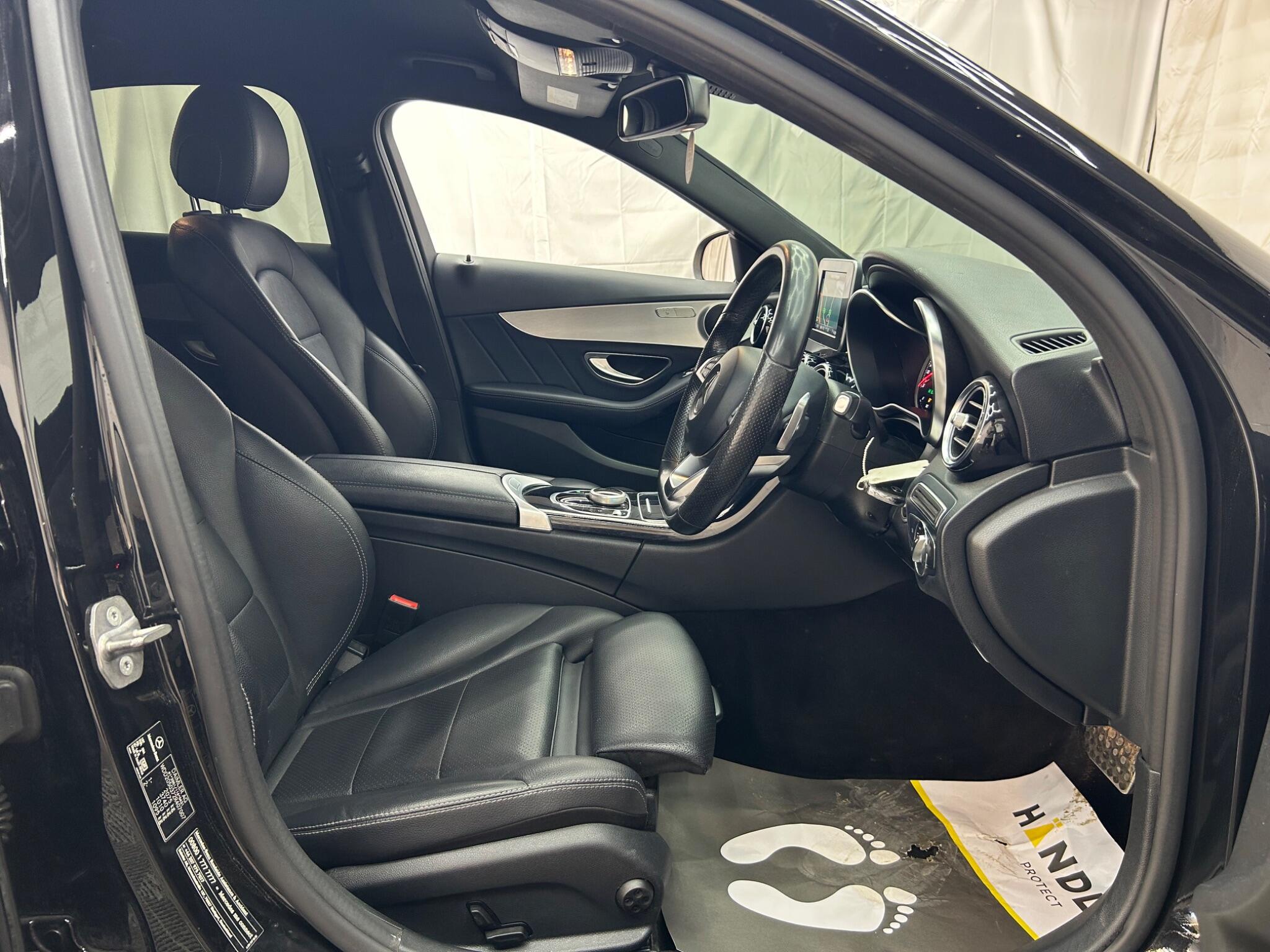 Mercedes-Benz C-Class view 20