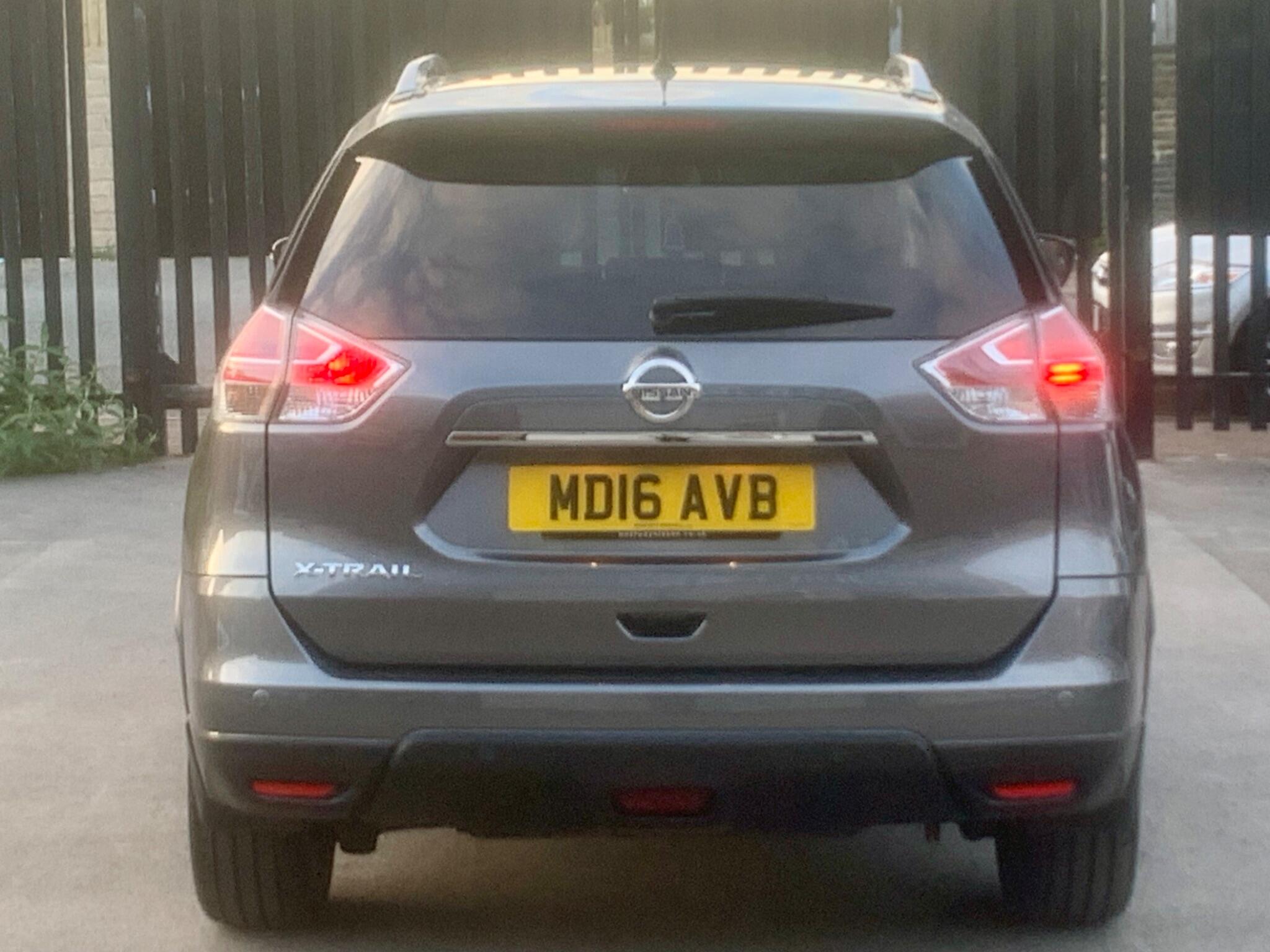 Nissan X-Trail view 6
