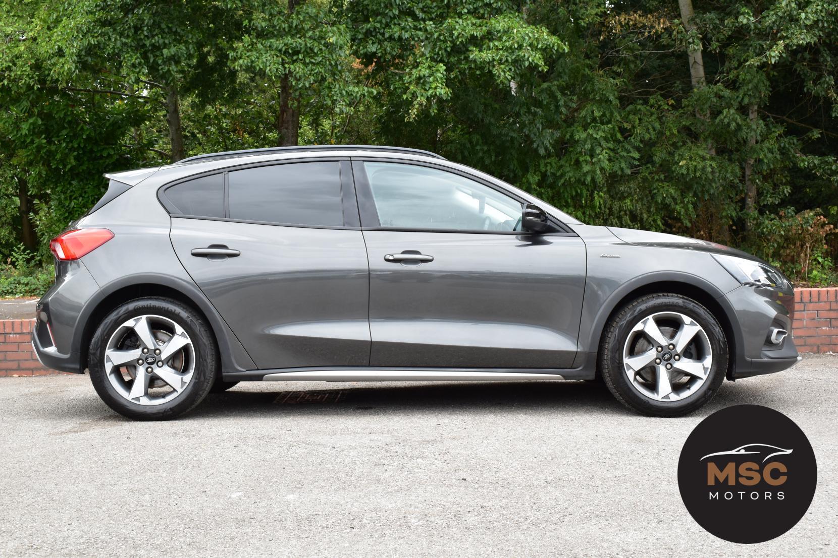 Ford Focus view 22
