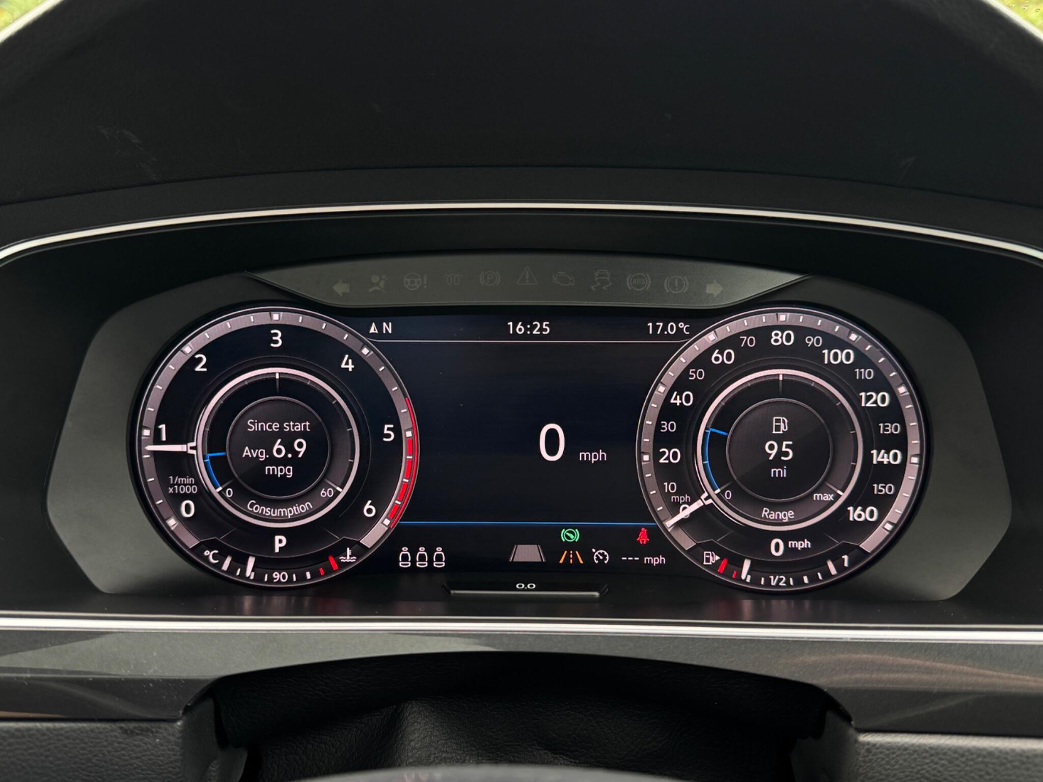 Volkswagen Tiguan view 40